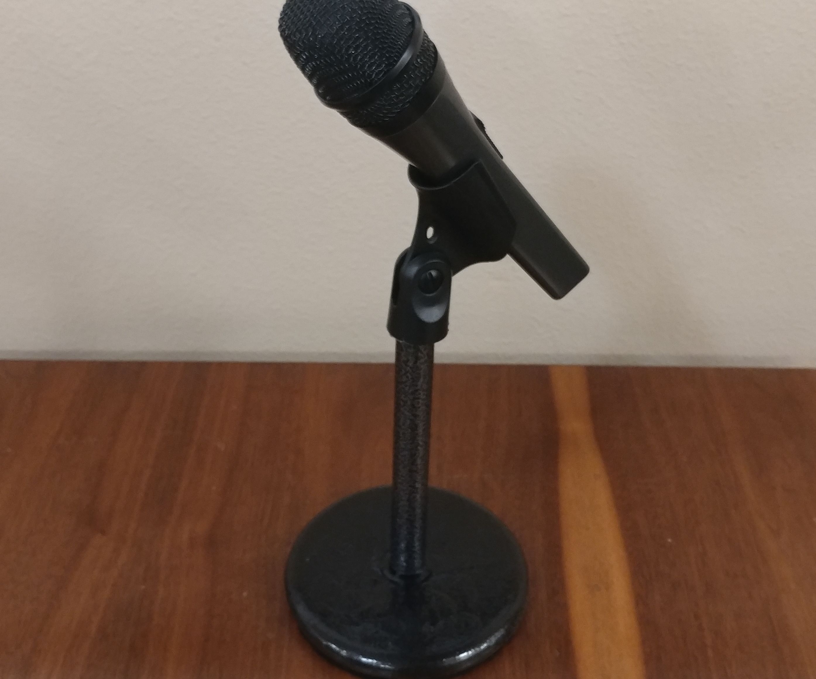 Professional Looking Mini Mic Stand on the Cheap and in a Hurry