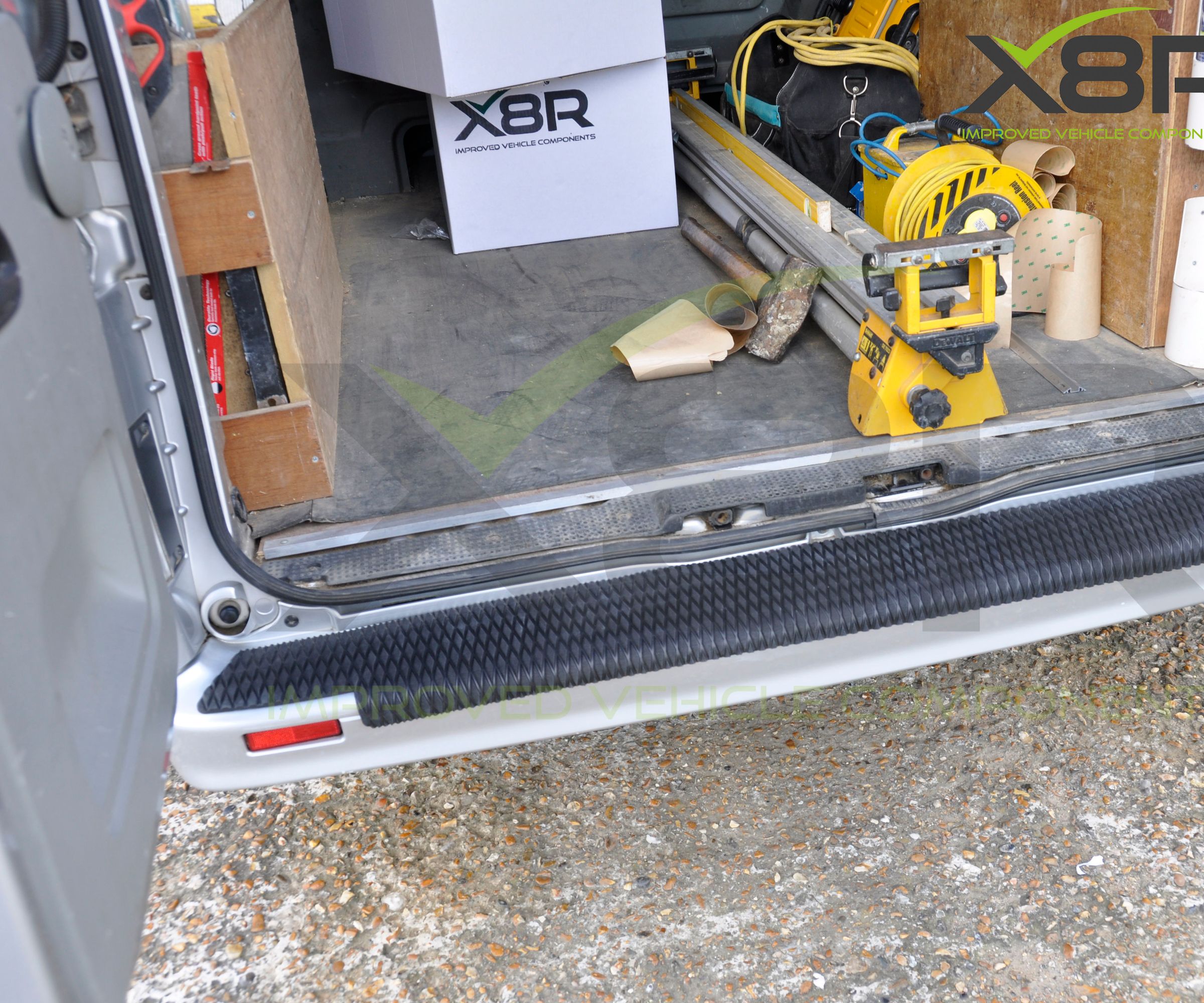 Renault Trafic Vauxhall Opel Vivaro Nissan Primastar Rear Back Bumper Protector Cover Trim Protection Anti Non-Slip Scratch Tread Strip Guard Install Instructions Guide Over Edge Design