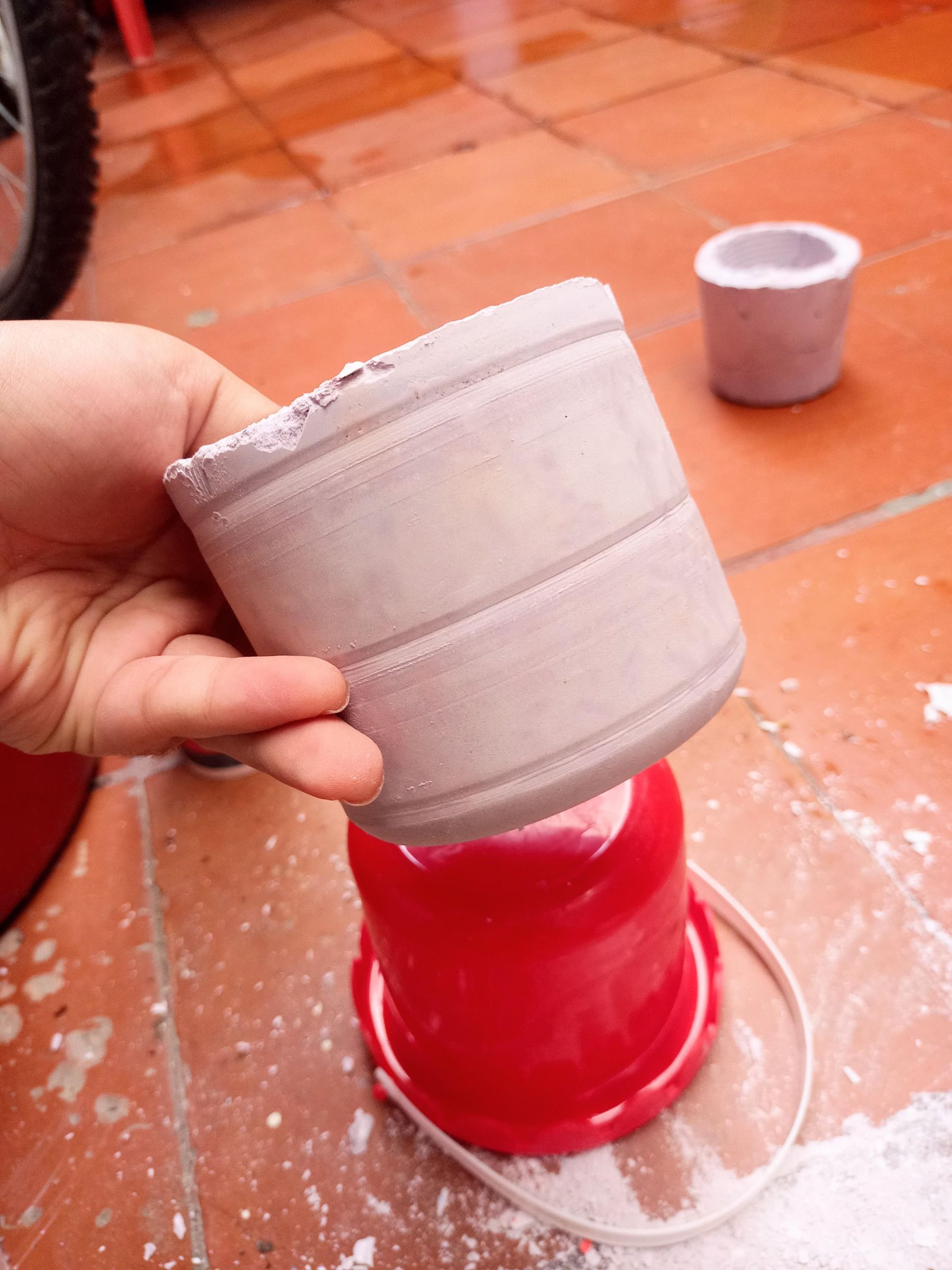 DIY, Pots for Plants in Cement 6 Steps (with Pictures) Instructables