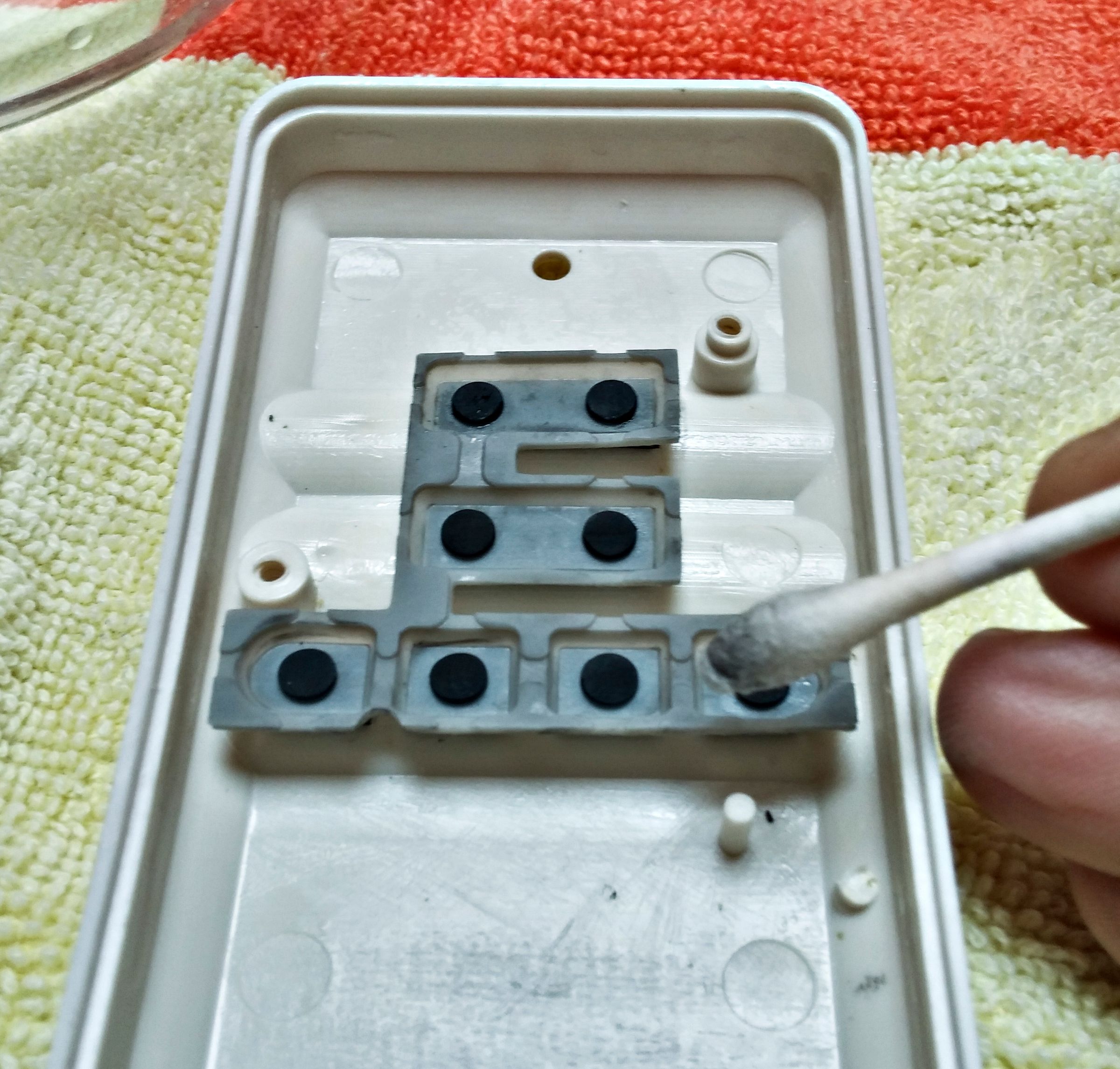 Repairing a Hunter Fan Remote Control 5 Steps Instructables