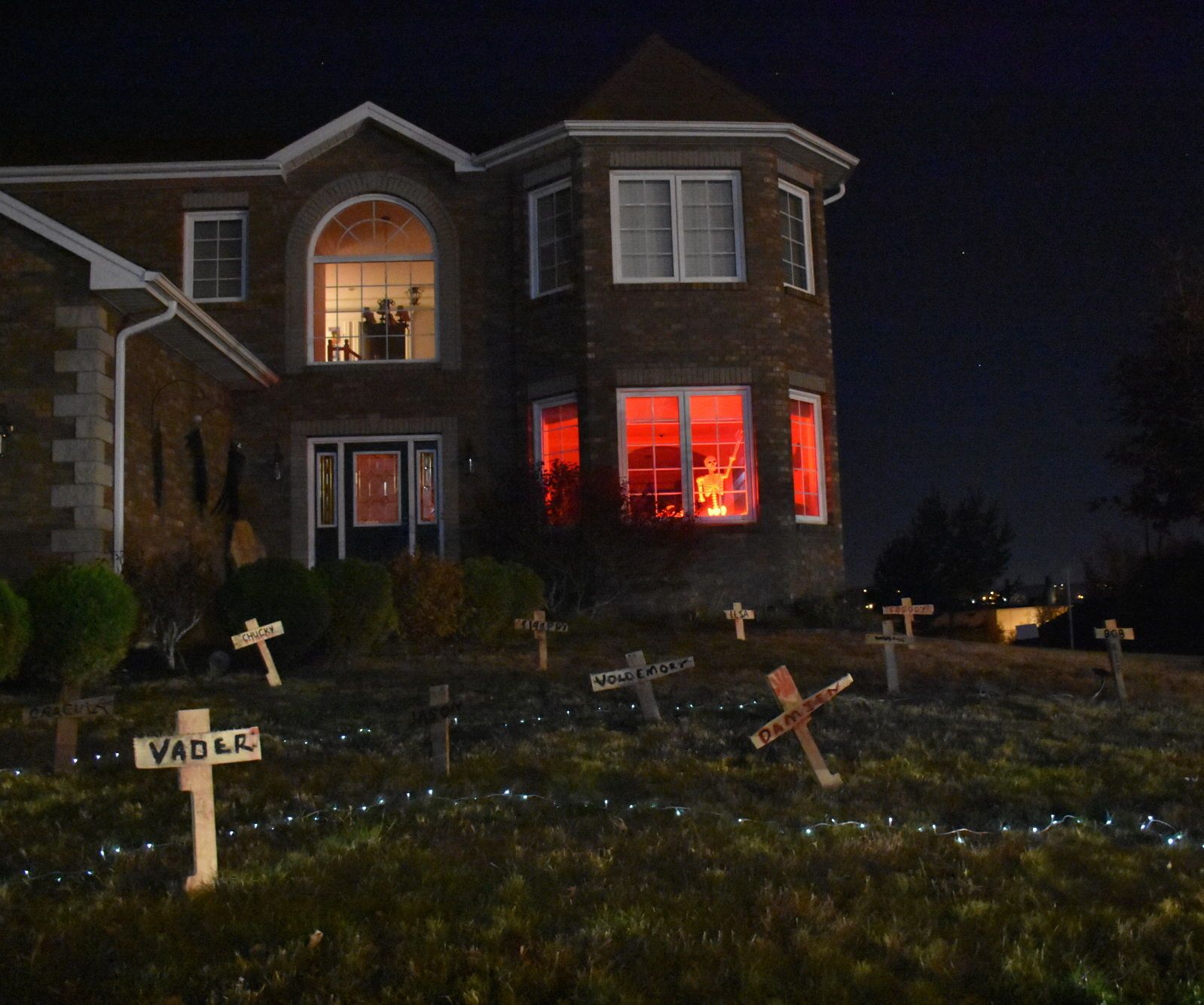 Cheap and Easy Halloween Yard Decorations : 5 Steps (with Pictures ...