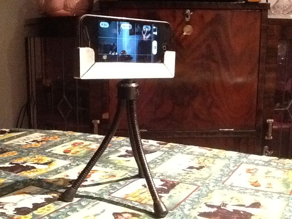 Cheap, Quick & Easy Phone Holder to Tripod!