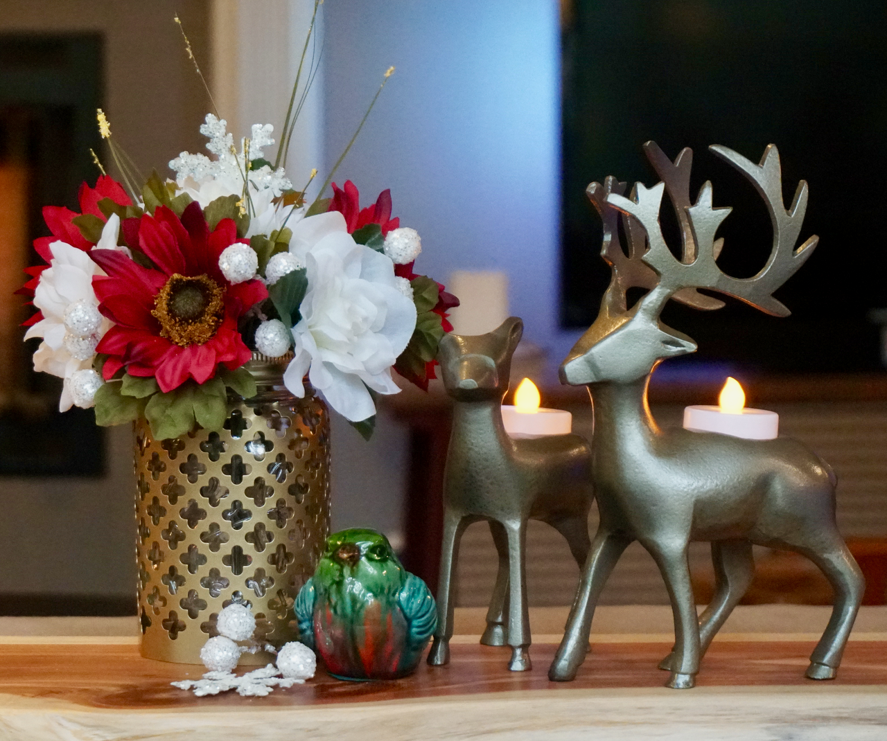 How to Make a Mason Jar Floral Arranger