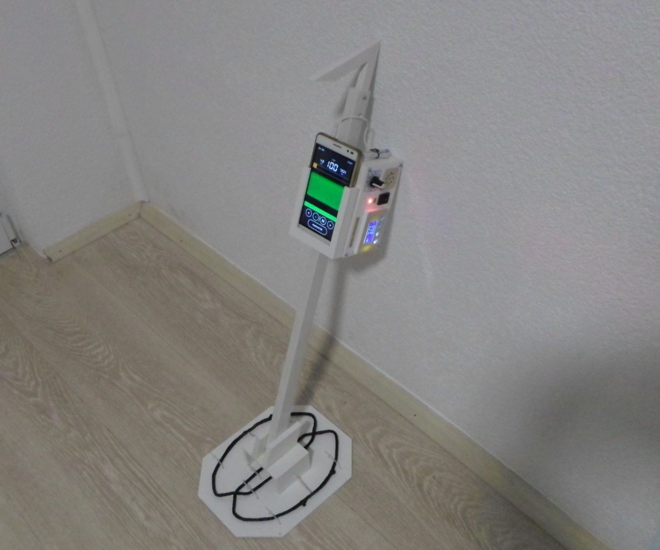 DIY Sensitive VLF METAL DETECTOR With Smartphone (detects a Small Metal Coin at 25 Cm  and Pot Lid at 1m Distance)