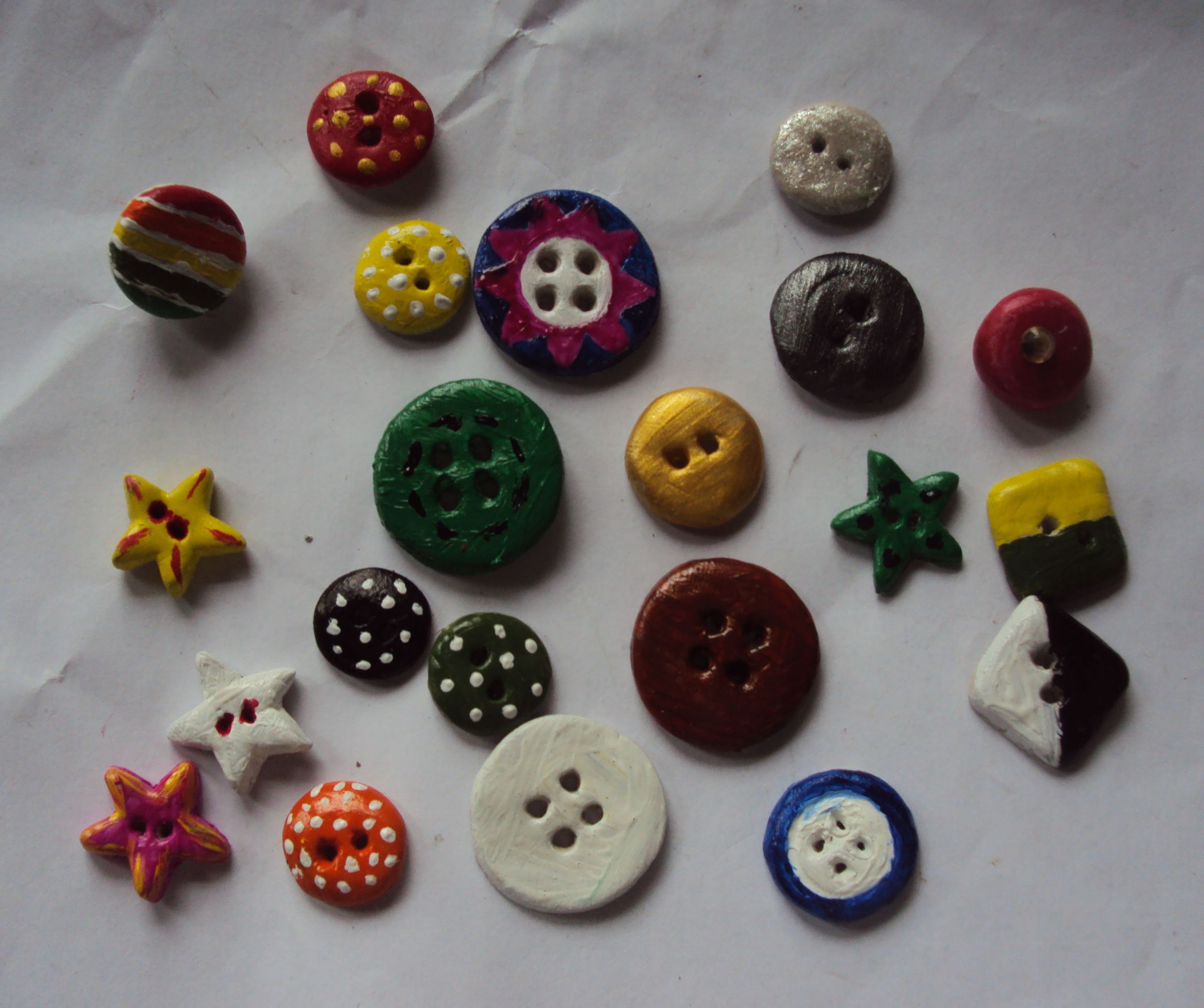 CREATIVE CLAY BUTTONS