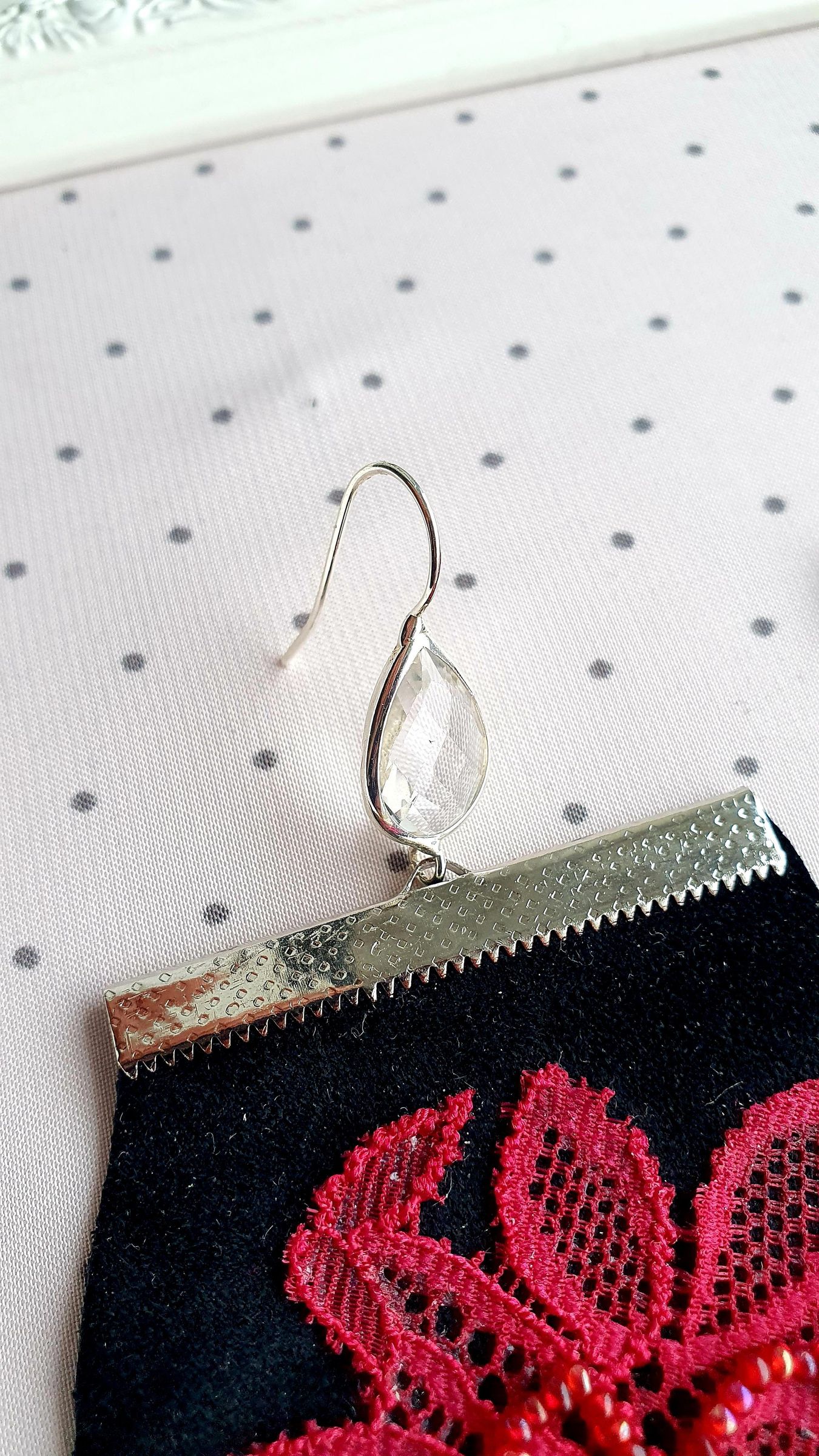 Embroidered Lace Earrings With Beads 5 Steps (with Pictures