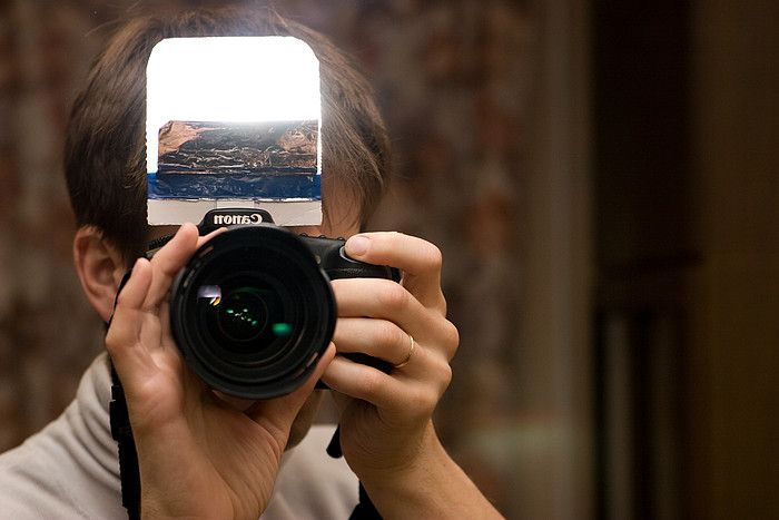 Light bouncer for SLRs internal flash: Simple and effective