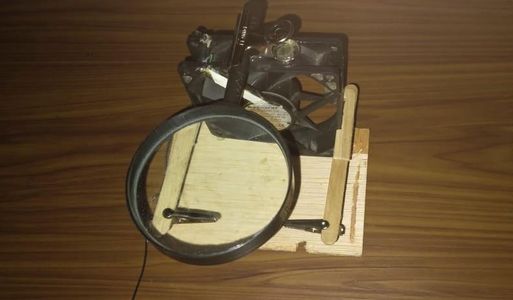 Helping Hand Magnifying Glass With Soldering Stand