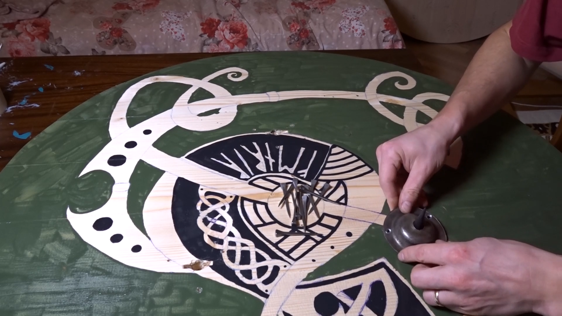 Awesome Wooden Viking Shield! Cool Viking Shield Design! : 6 Steps ...