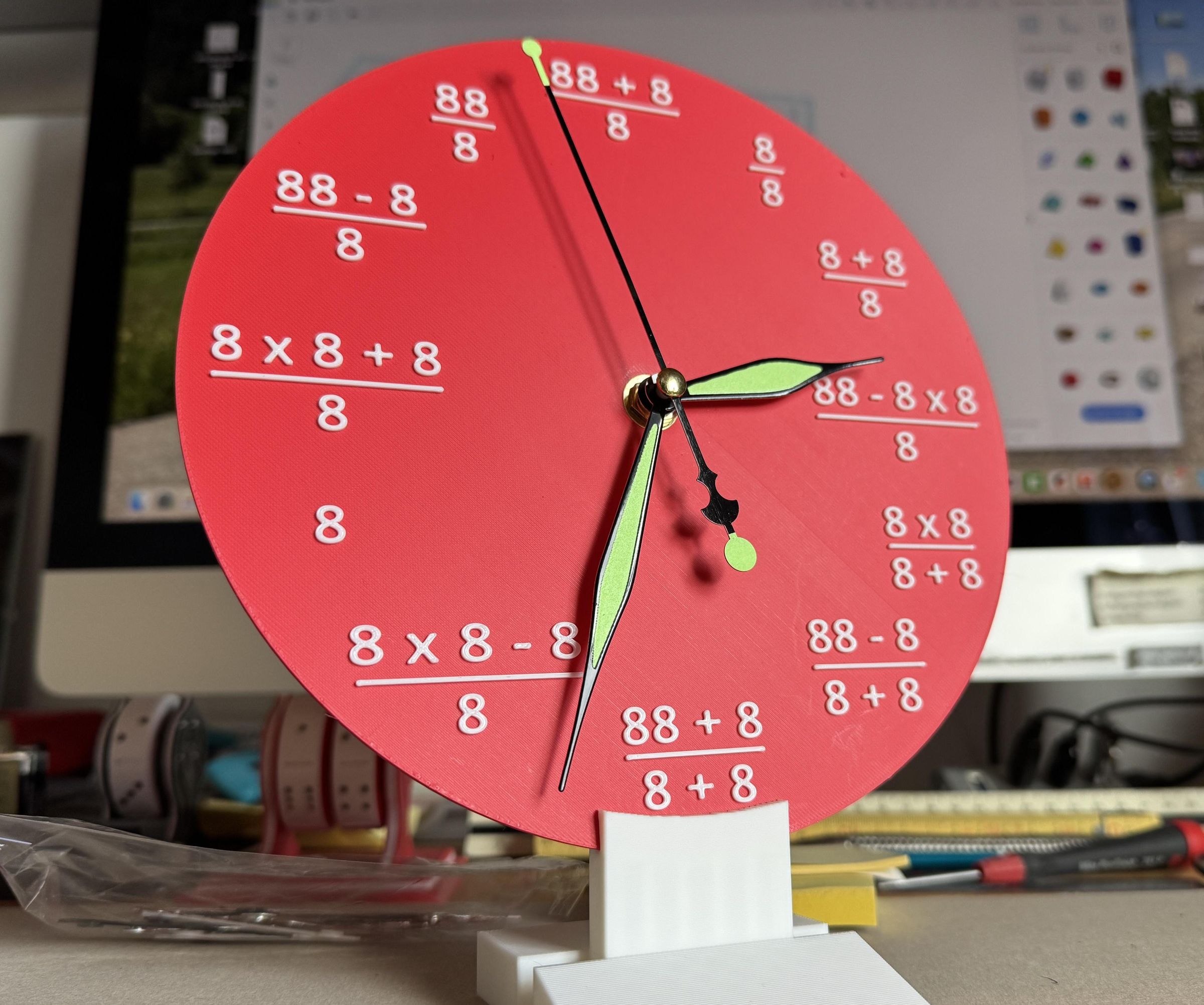 The „8“ Clock - 3D Printed