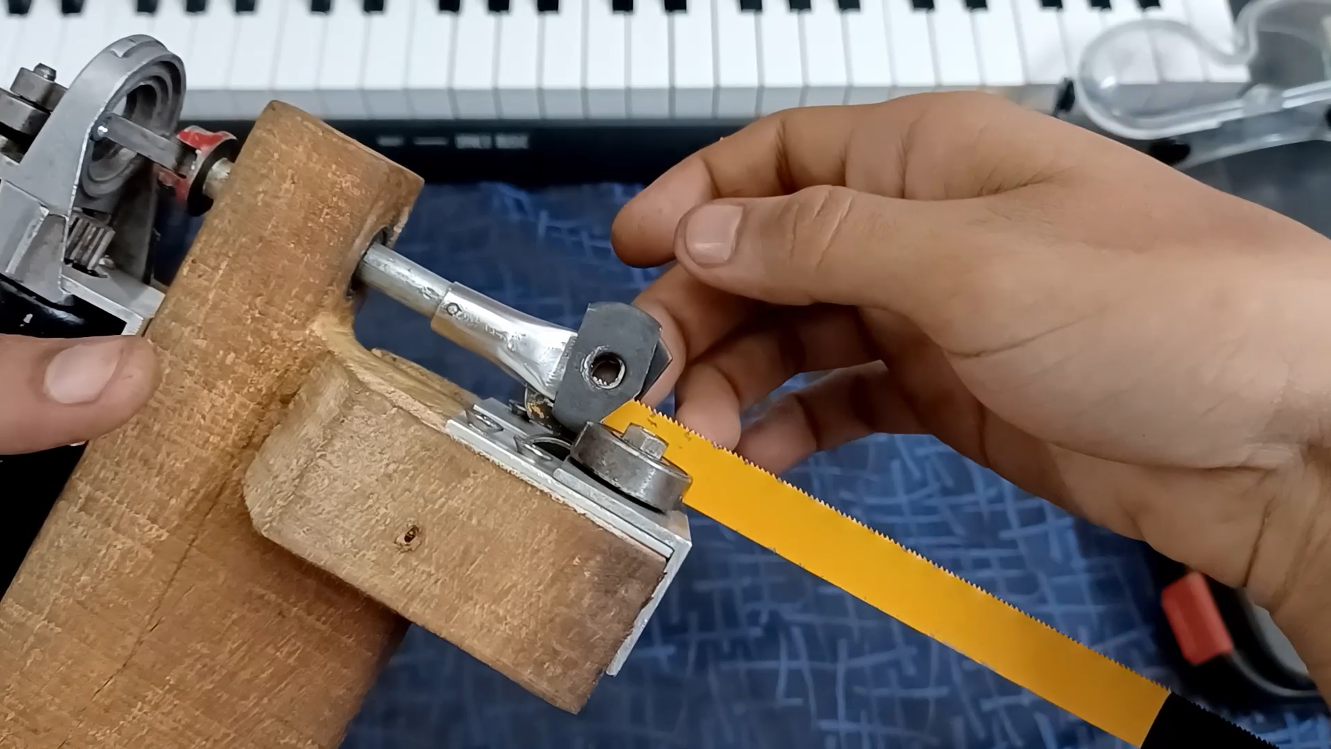 Jigsaw Out of Scrap Materials.... 10 Steps Instructables