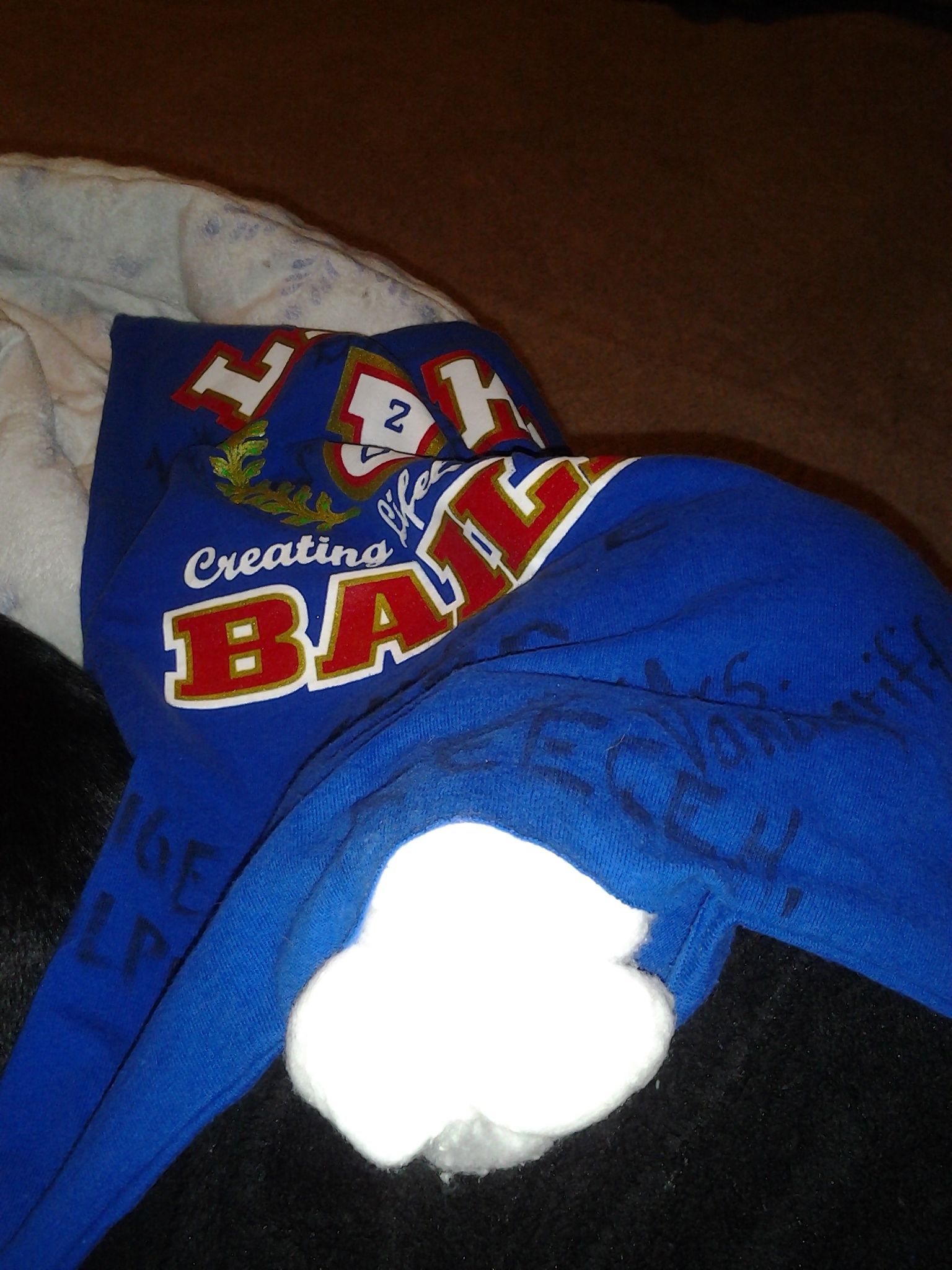 How to Turn Your Old Tshirt Into a Pillow 5 Steps Instructables