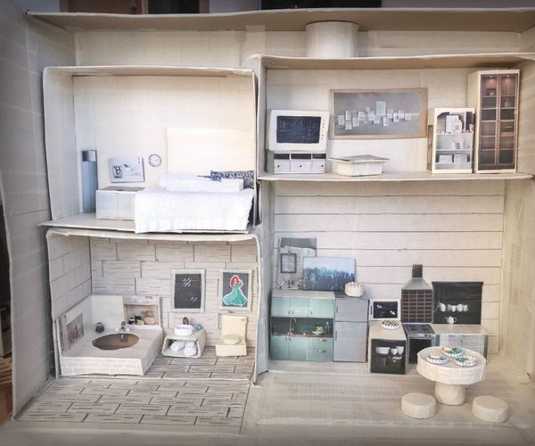 Cheap and Easy DIY Dollhouse