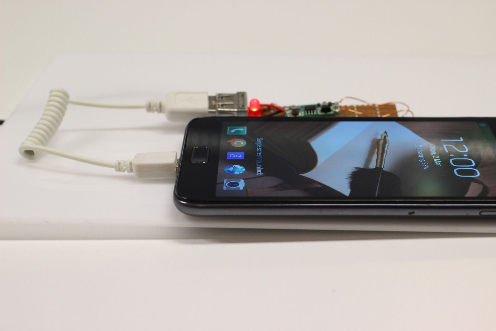DIY Wireless Mobile Phone Charger : 4 Steps - Instructables