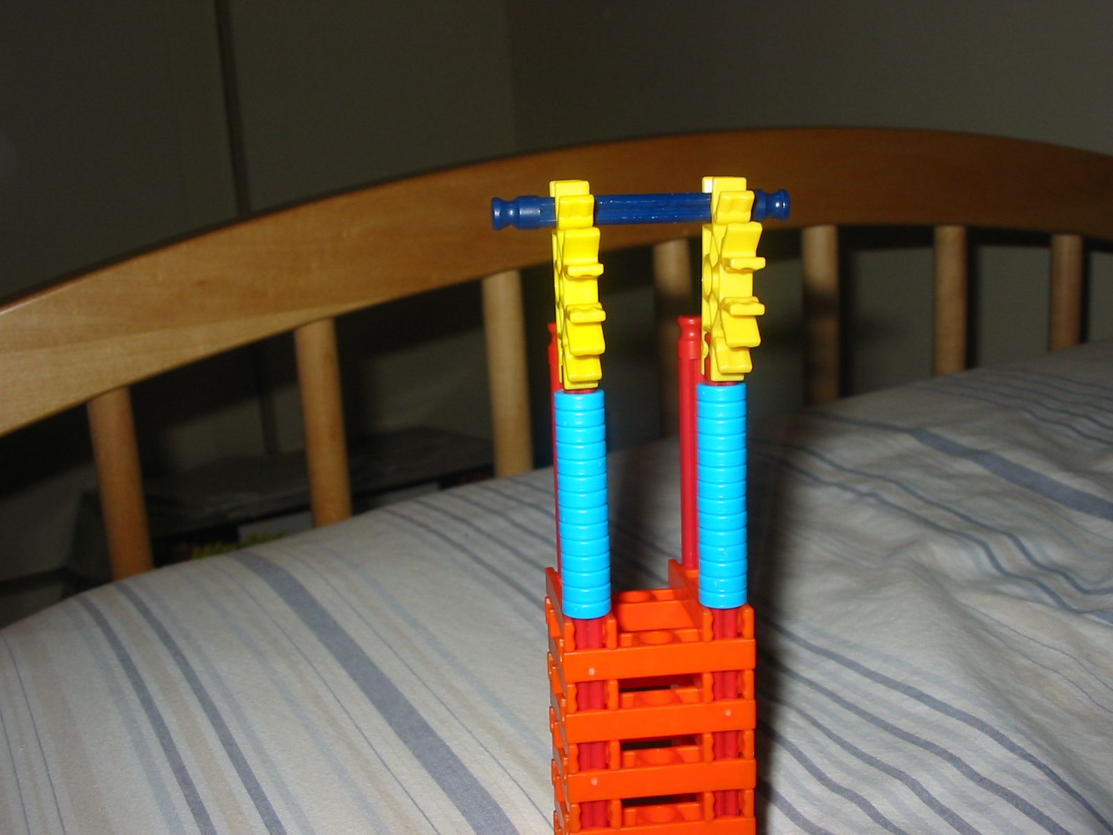 Almost Indestructible Rubber Band Powered K'nex Gun 6 Steps