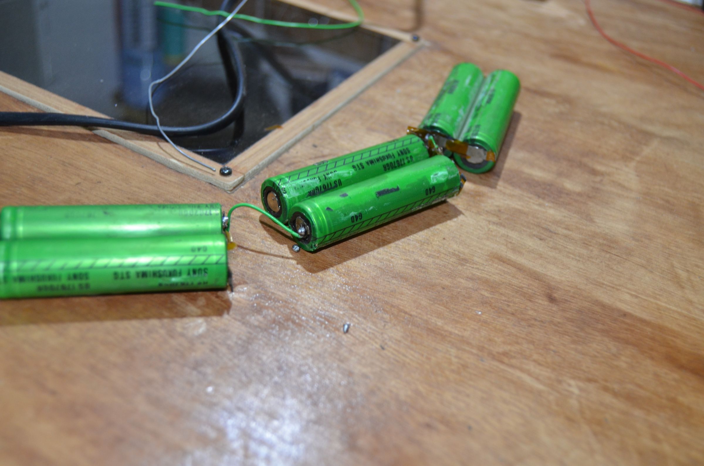 DIY Lightning Logo From Scratch (Using Old Laptop Battery) 7 Steps