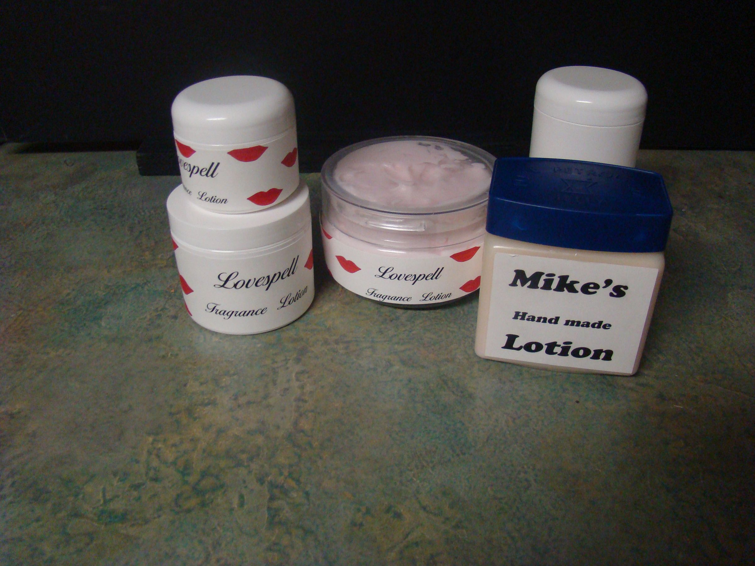 How to Make Fragrant Hand Lotion for Valentine's Day