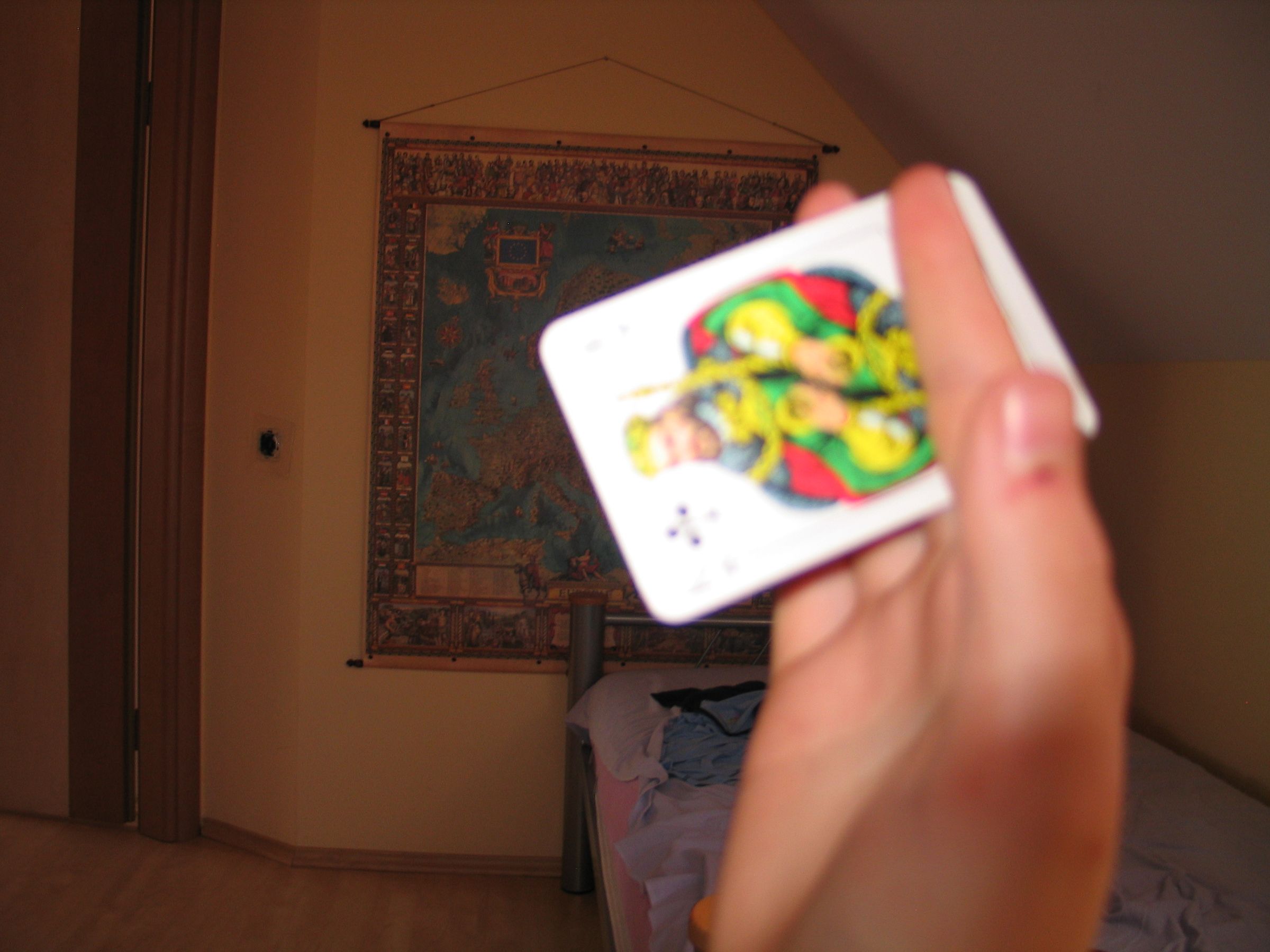 Best and Easiest Way to Throw a Card 5 Steps Instructables