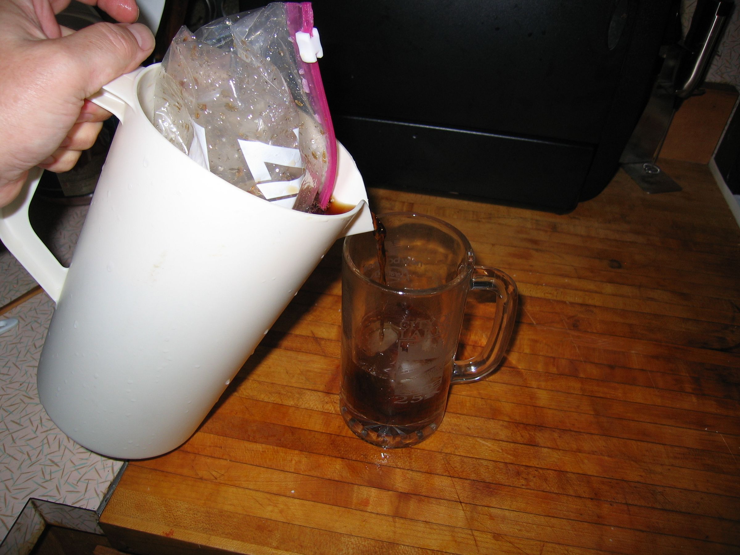 Fast Way to Cool Your Soda!!