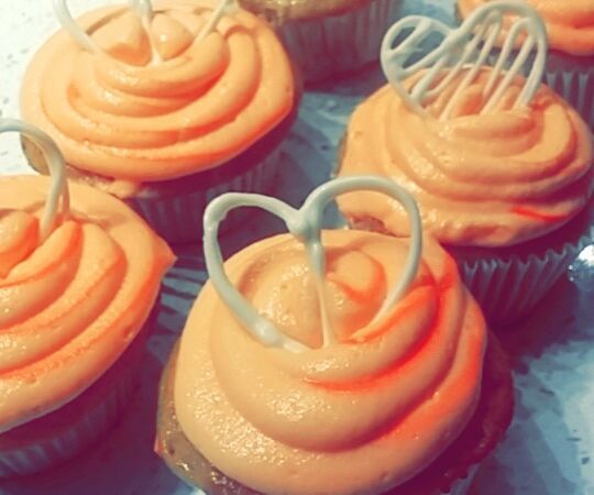 Decorating Easy Valentine's Themed Cupcakes