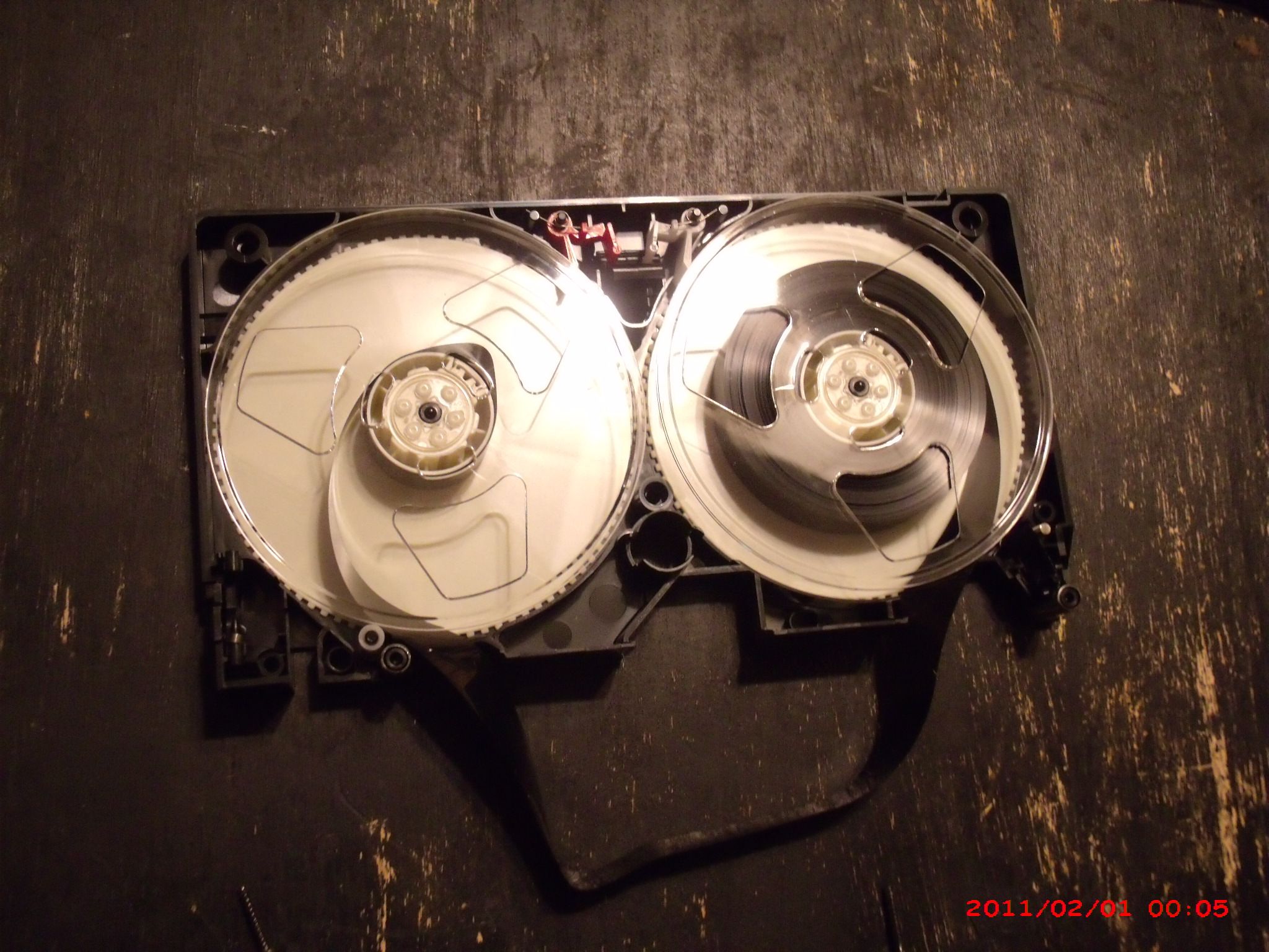 How to Save a Cracked VHS Movie. 6 Steps (with Pictures) Instructables