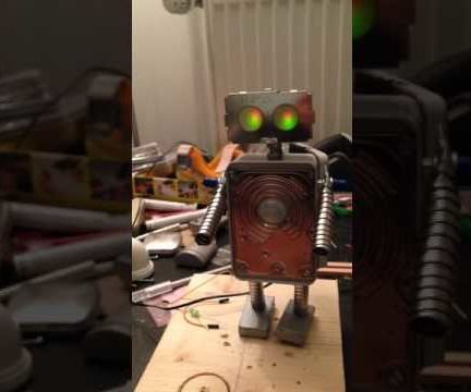 Small Motion Sensing Tin Robot