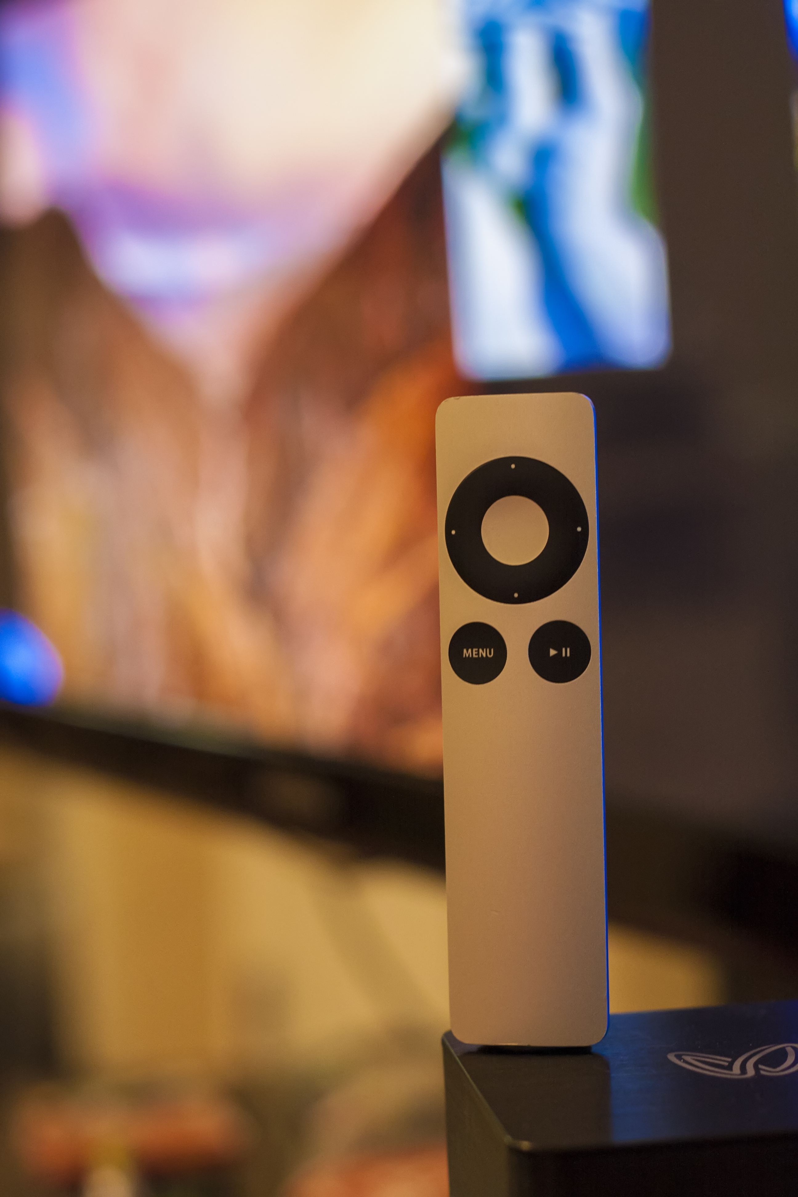 Built-in Vertical/Horizontal Remote Stand