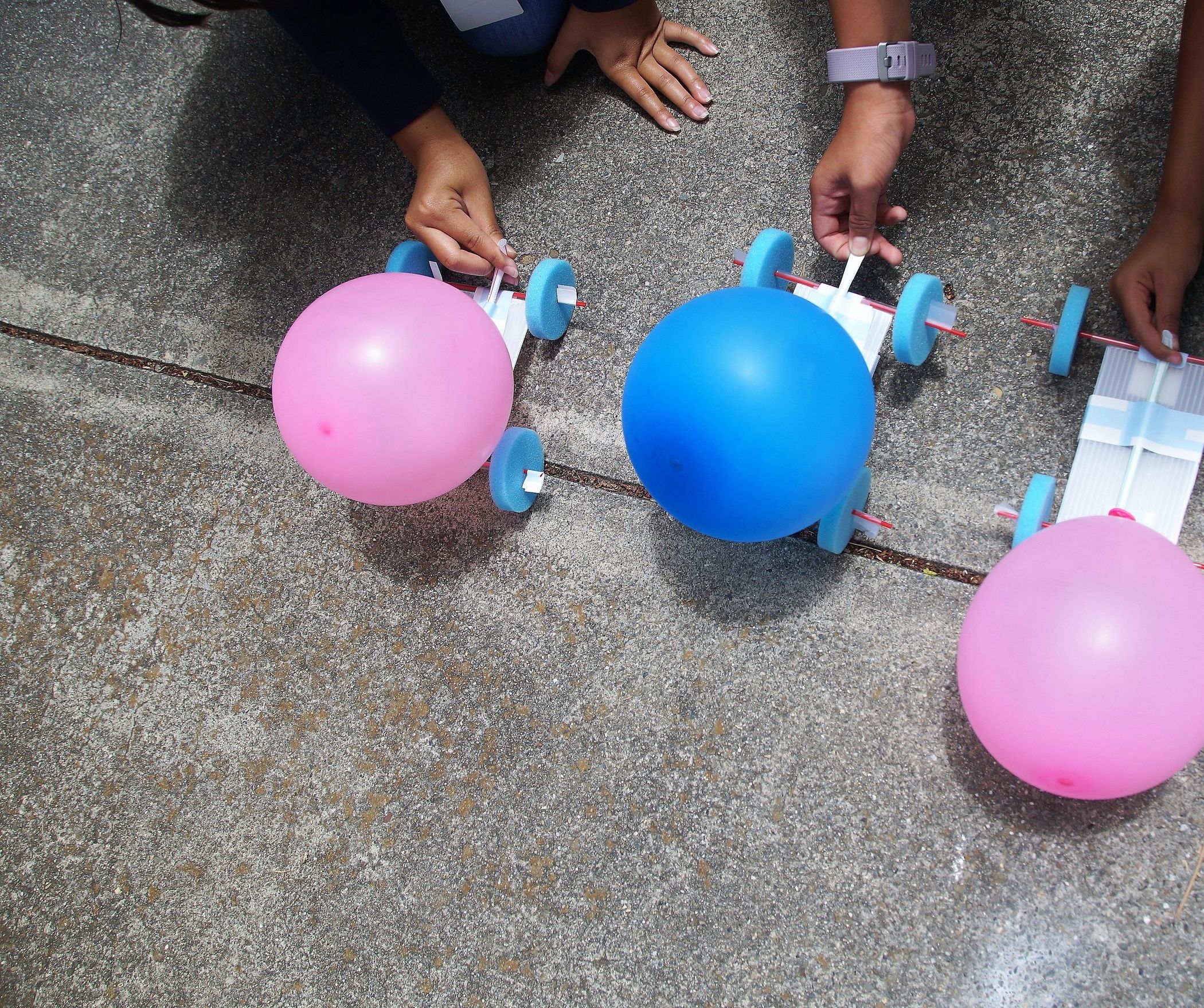 Baloon Powered Rockets Balloon Rocket Cars : 9 Steps (with Pictures) - Instructables