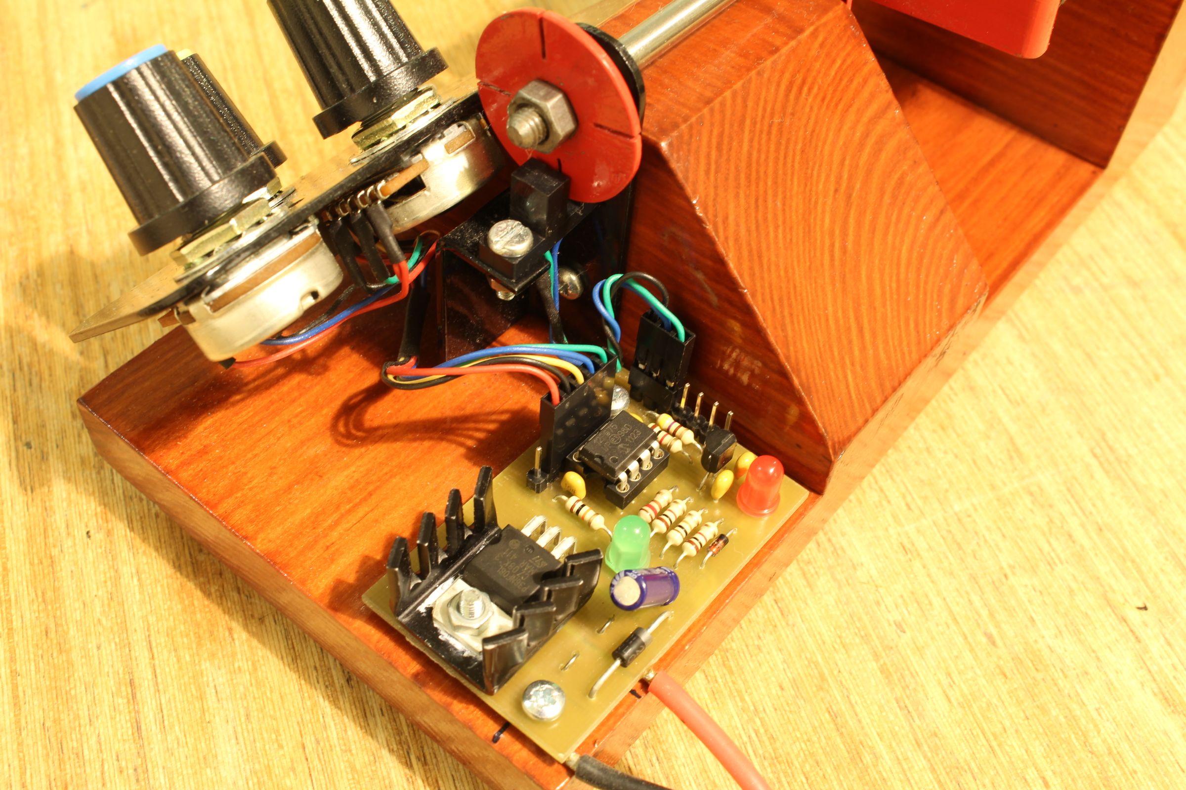 Electronic Motor Control Using Optical Pick Up. 5 Steps (with