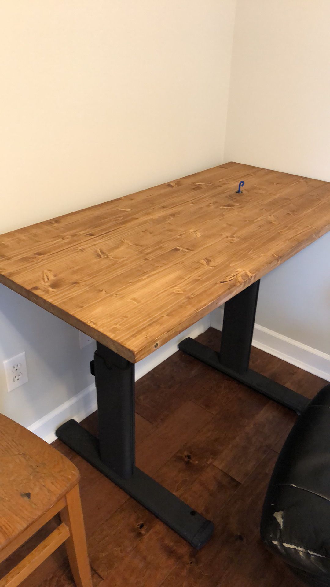 "Throwaway" Steelcase Desks Made New 8 Steps (with Pictures