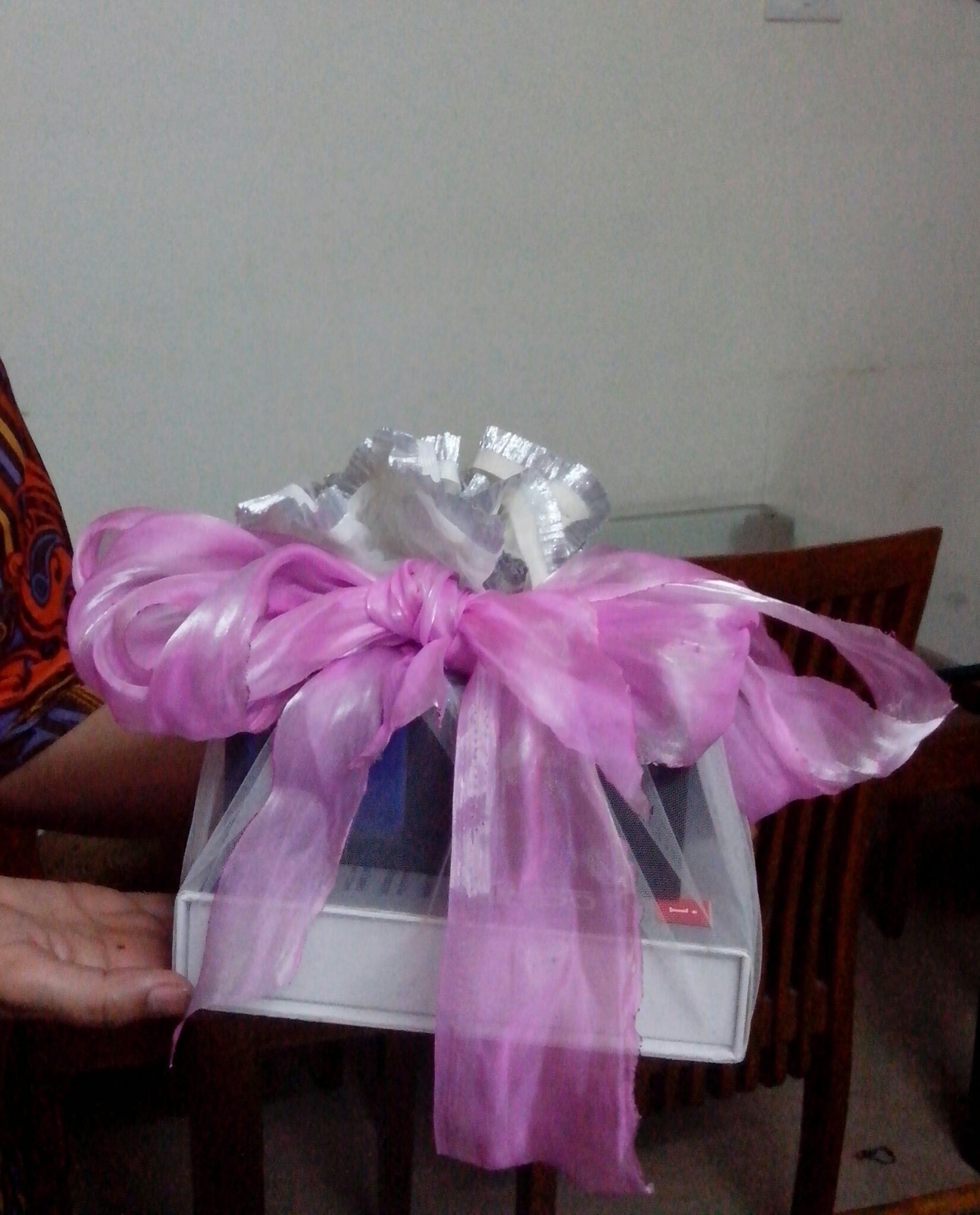 DIY Gift Wrap !! Cute and Beautiful.