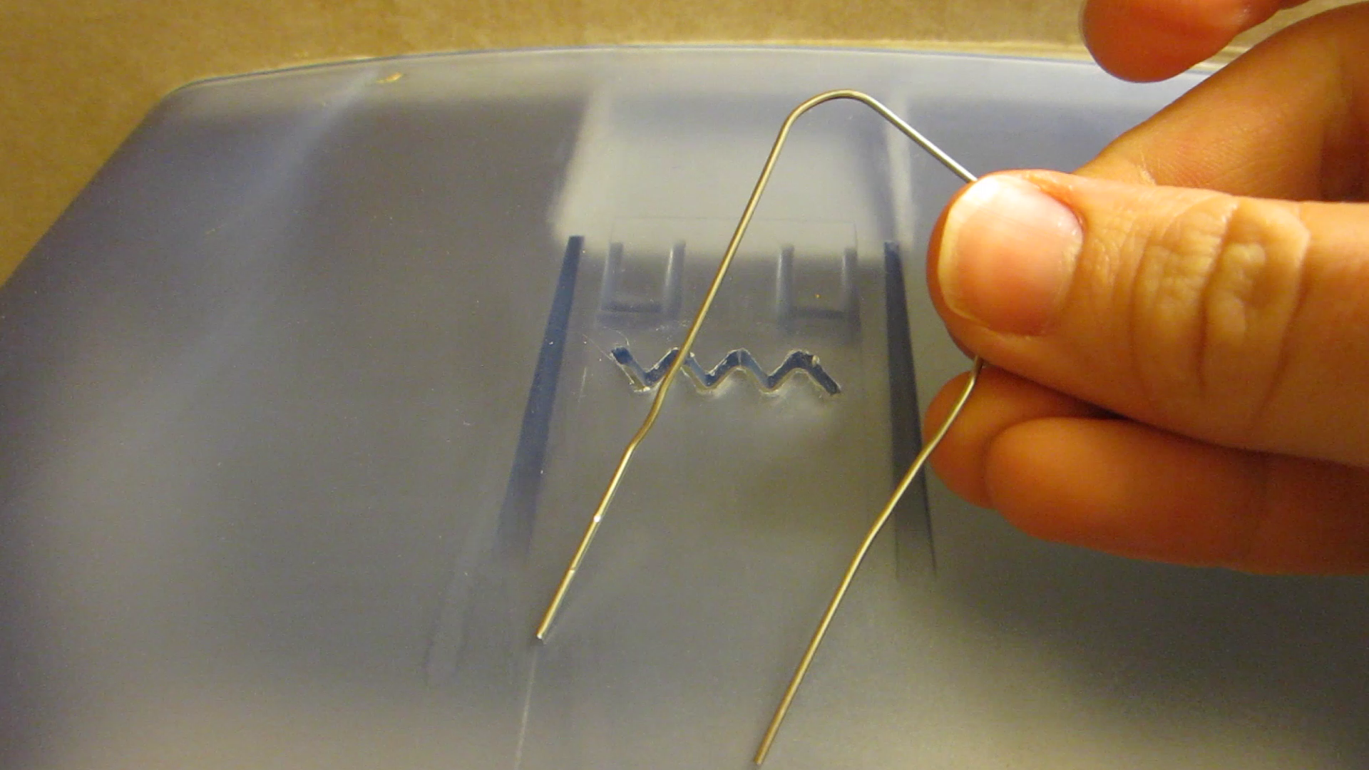 How to Pick Simple Locks/Latches With a Paper Clip 6 Steps (with