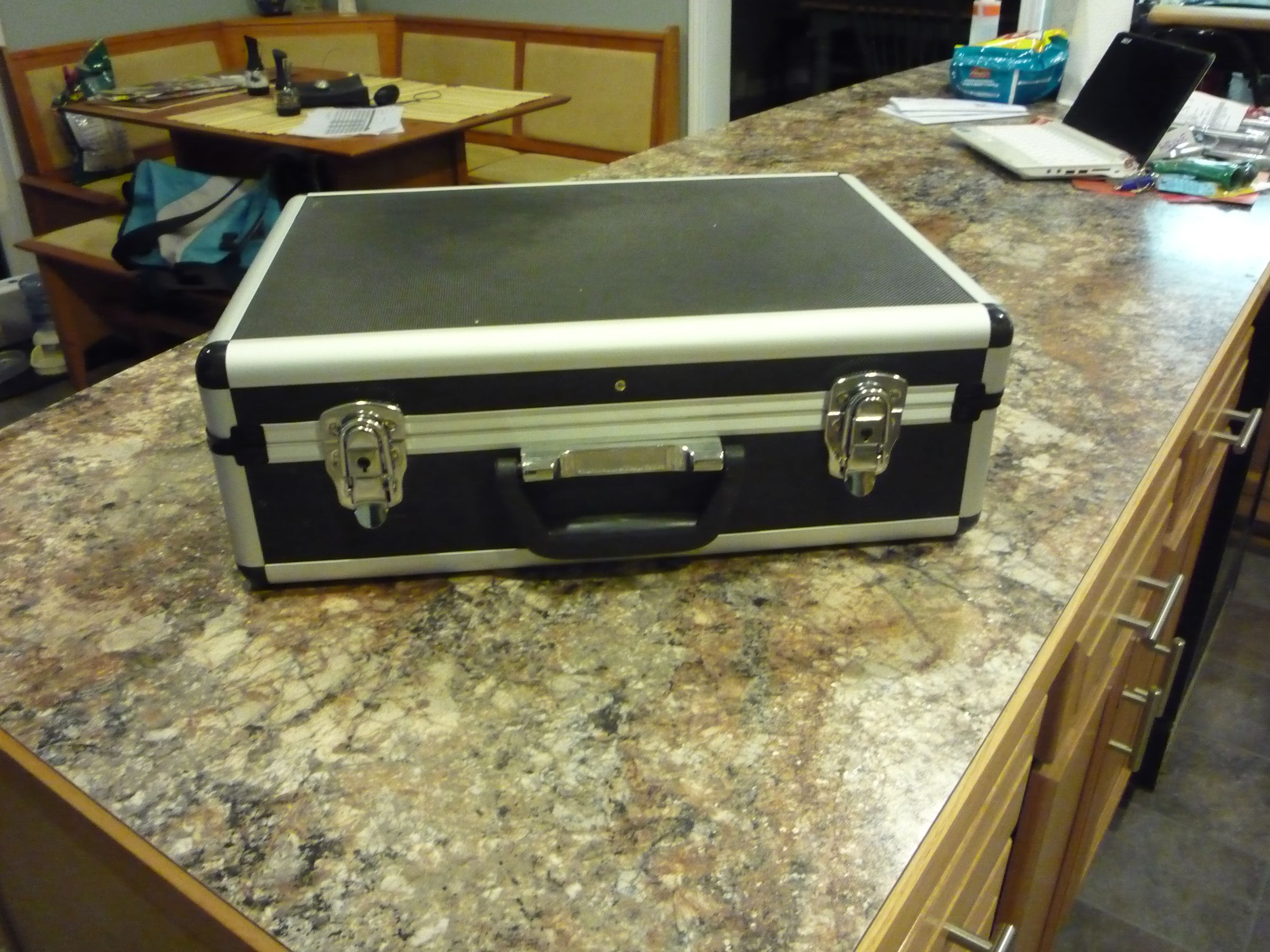 The Knife Box, for Culinary Students, Chefs, and Avid Cooks!