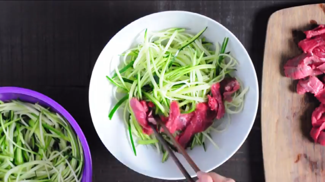 How to Make Pho With Zucchini Noodles : 6 Steps (with Pictures ...