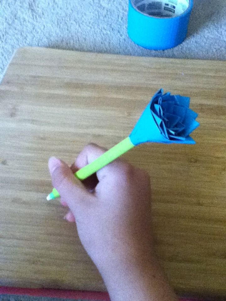 How to Make a Duct Tape Flower Pen : 4 Steps - Instructables