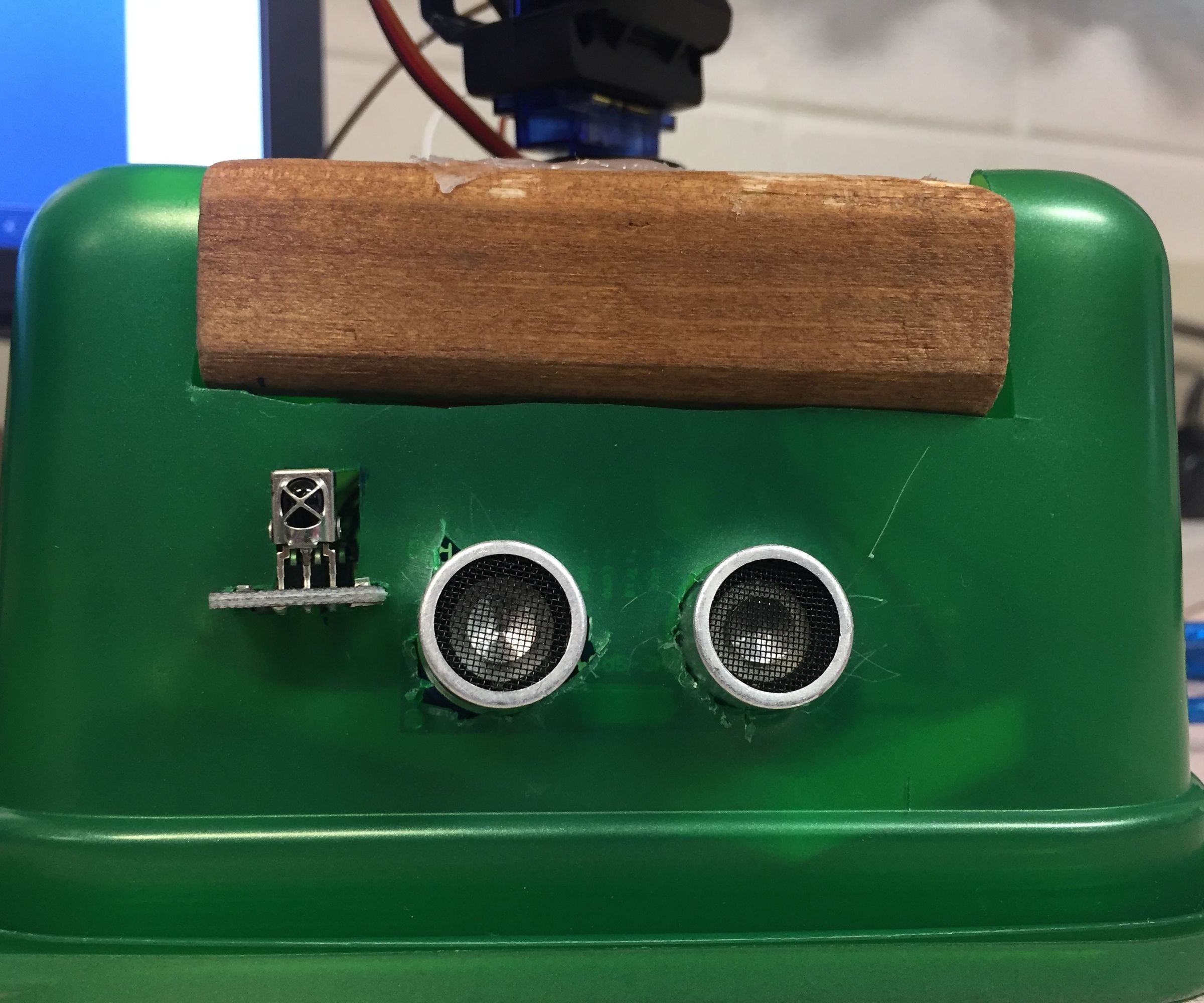 The Laser Cat Toy. "The AutoMazer"