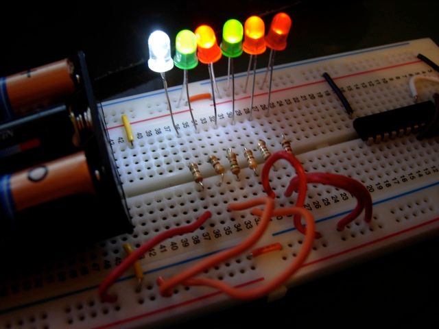 Micro Controller Programming: Making a Set of Traffic Lights : 9 Steps ...