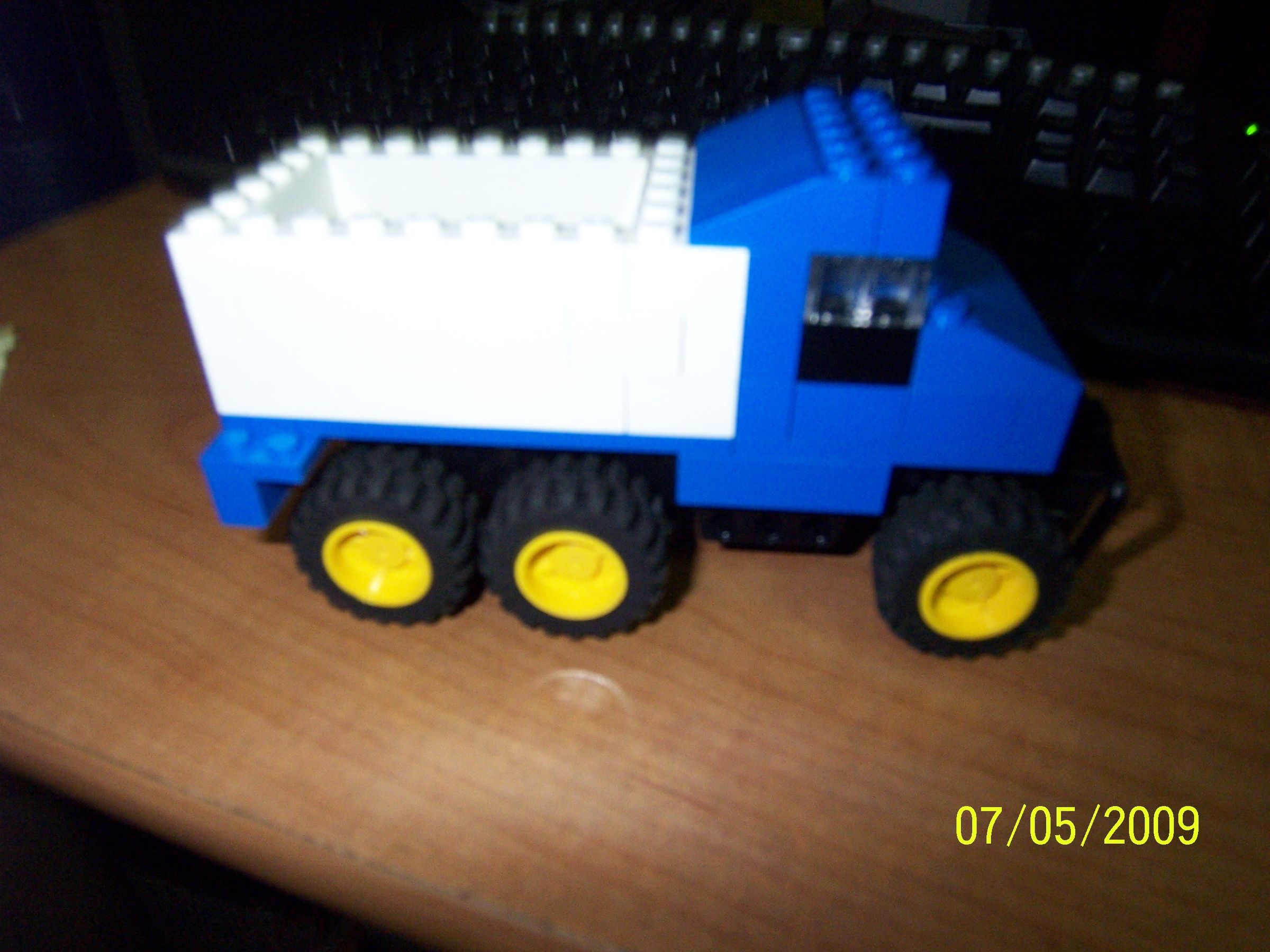 LEGO DUMP TRUCK!