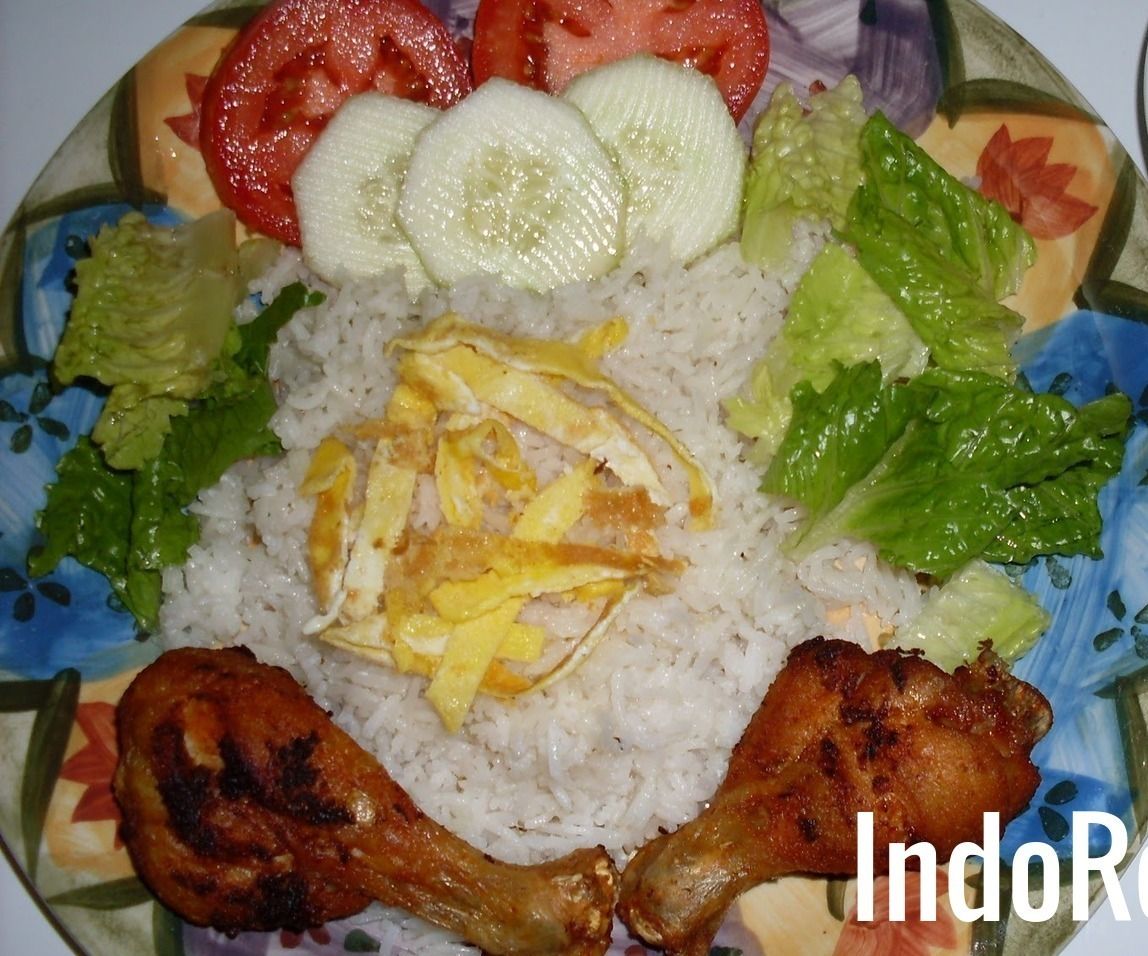 Coconut Rice Plate (Nasi Uduk Komplit)