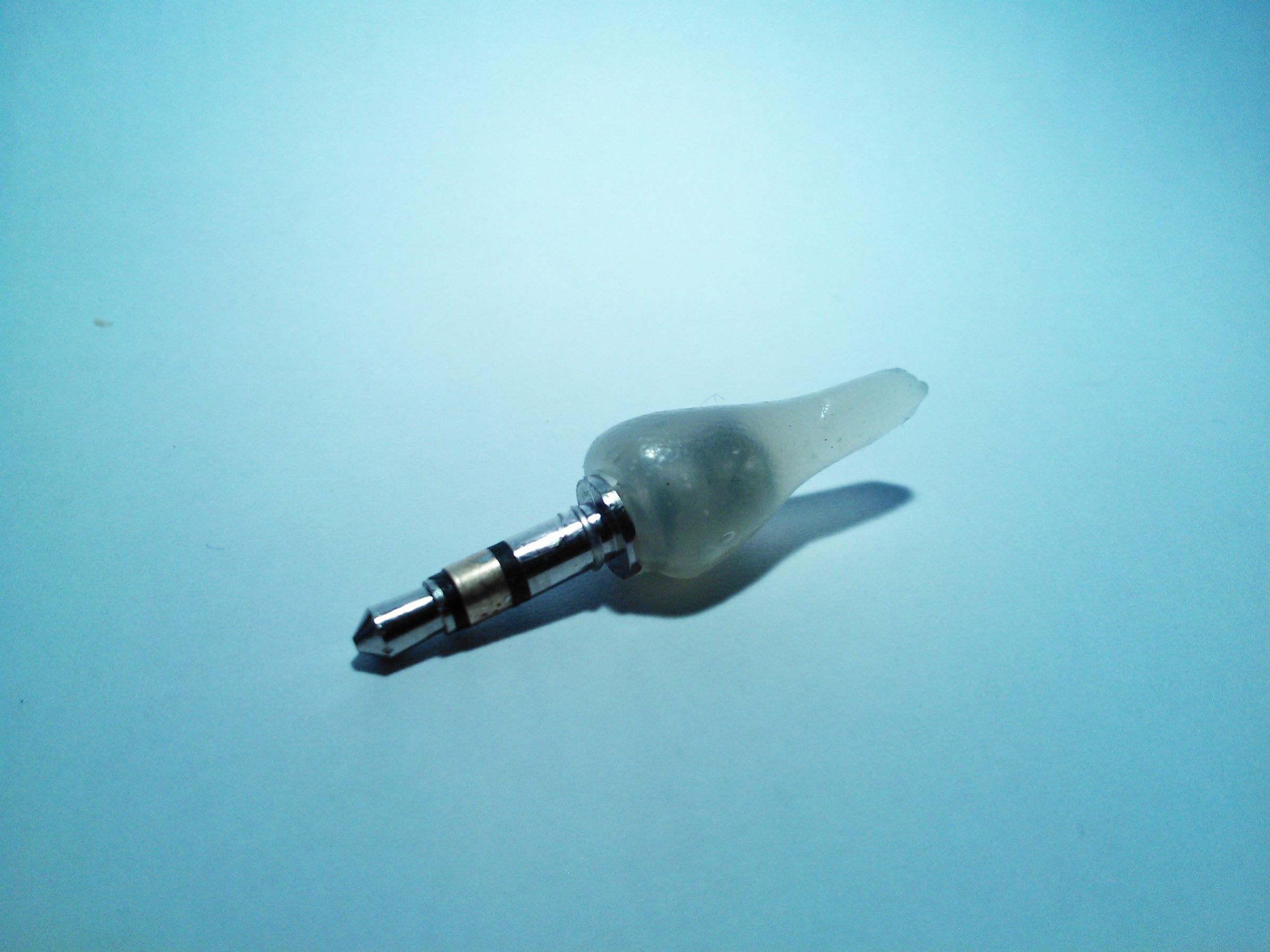 DIY Injection Moulding to Repair Headphones *UPDATED* 5 Steps (with