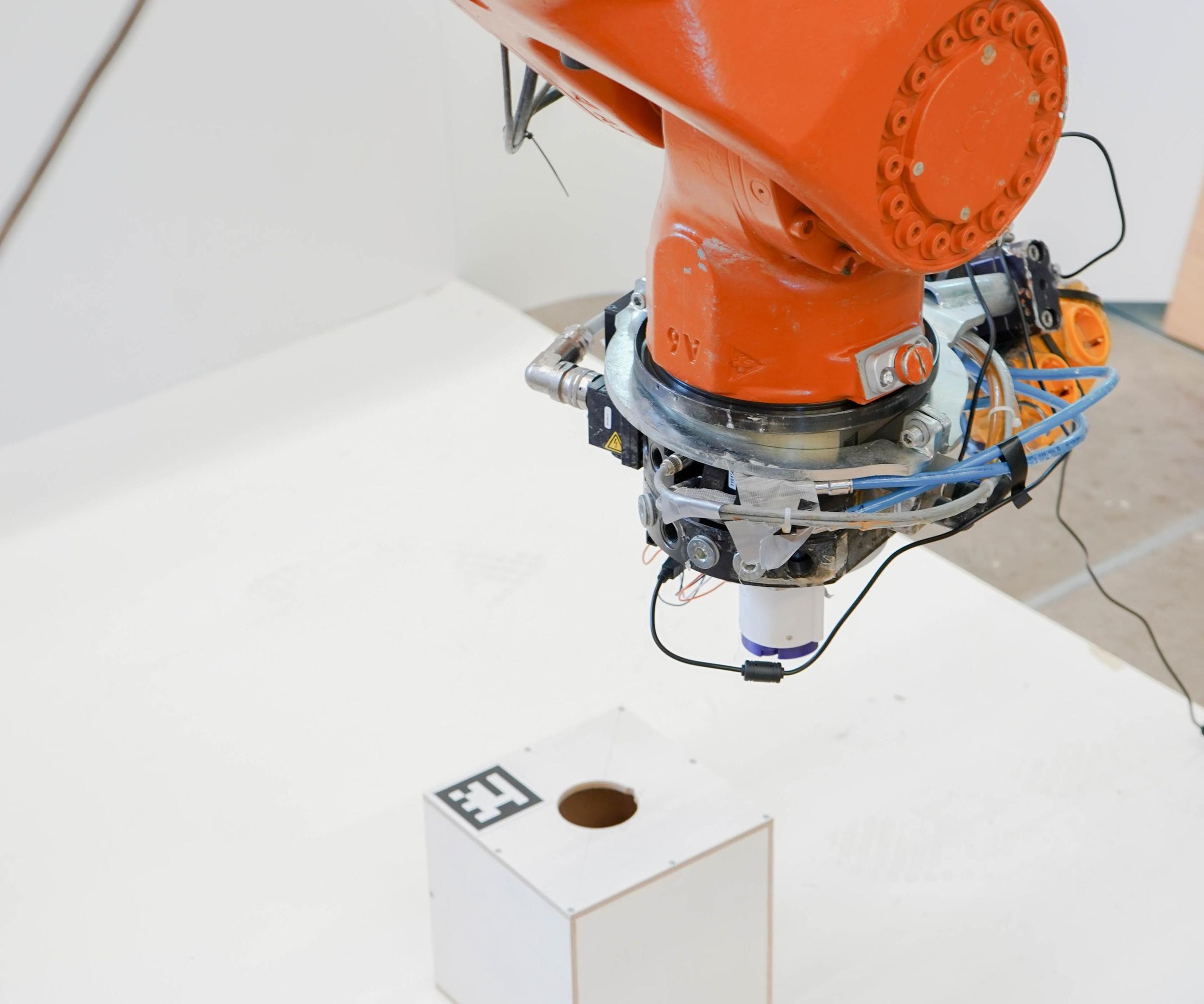 Metabolism Across Scales | Kuka Endeffector
