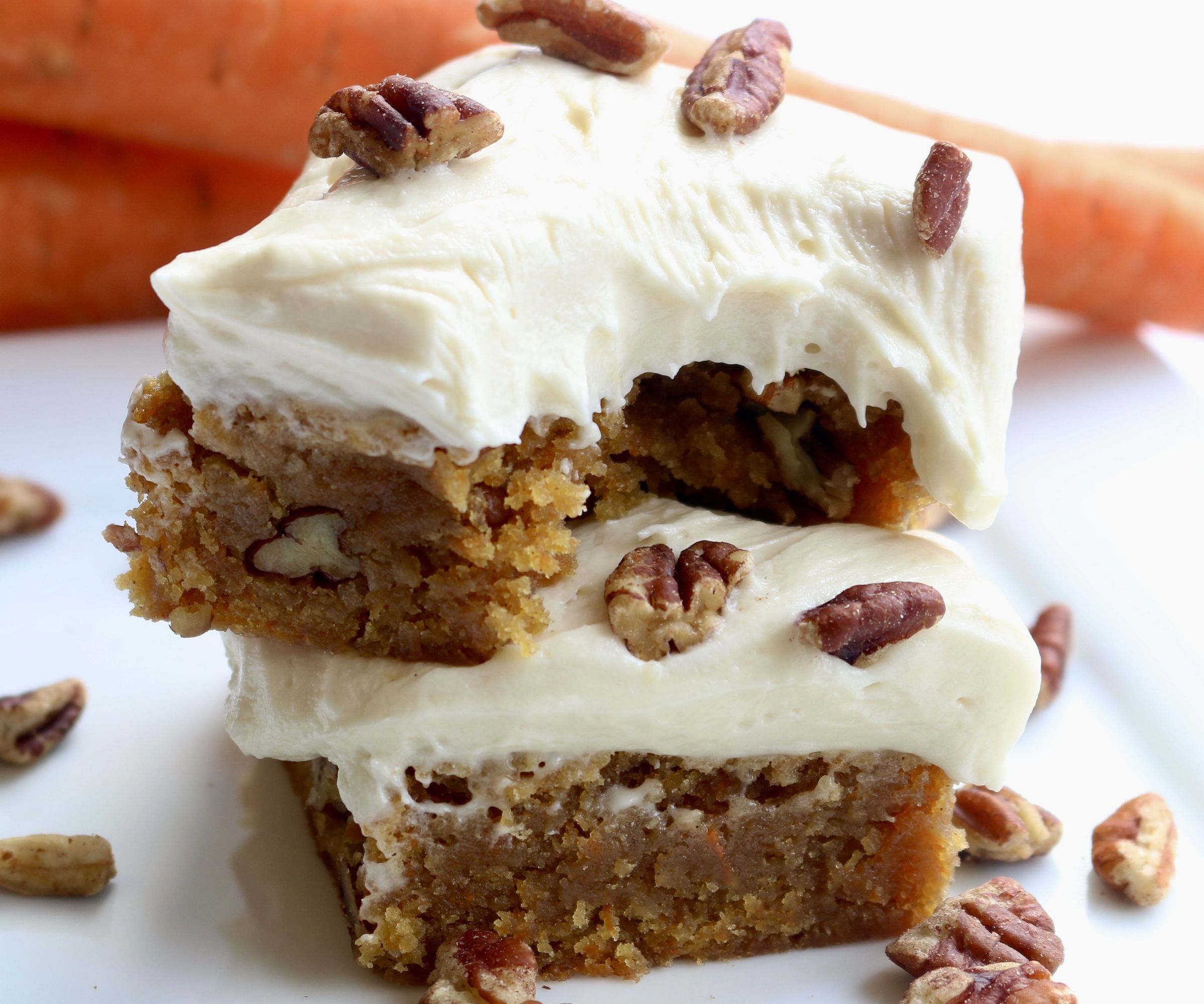 Frosted Carrot Cake Blondies Recipe