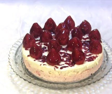 Strawberry and White Chocolate No Bake Cheesecake