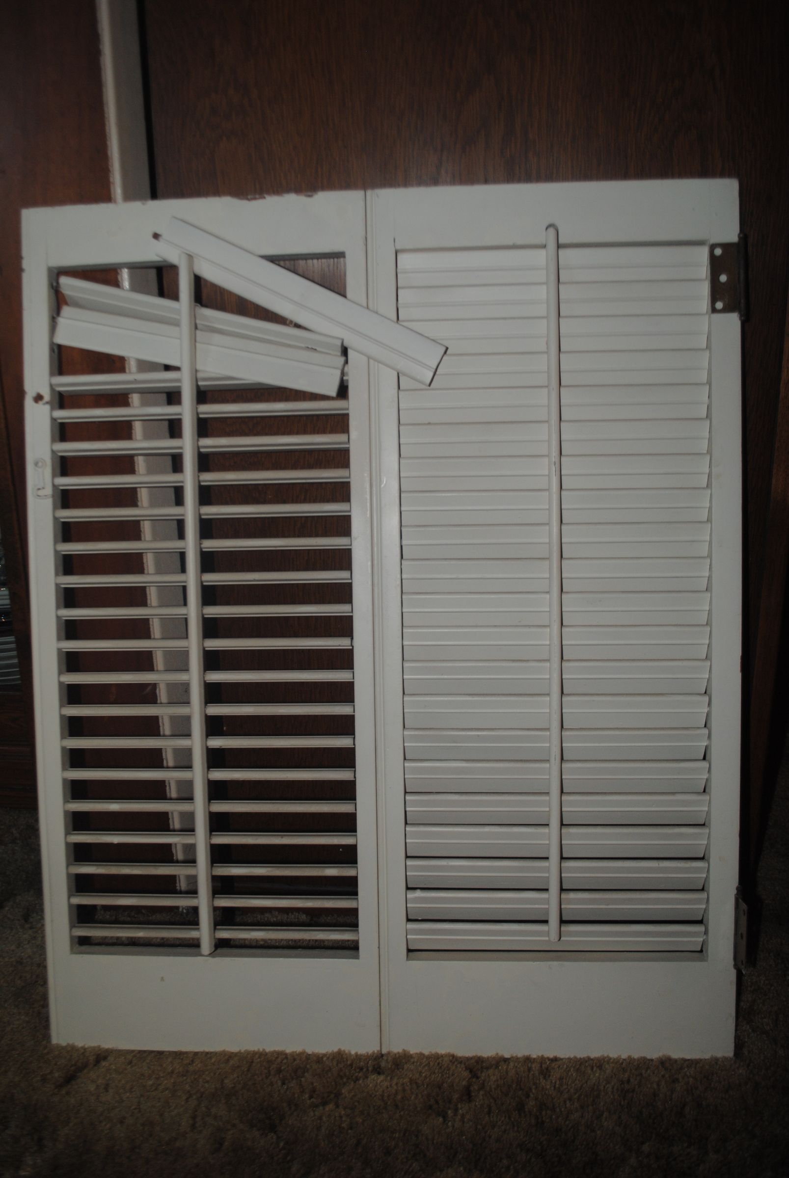 How to Repair Broken Slats on Louvre Shutters