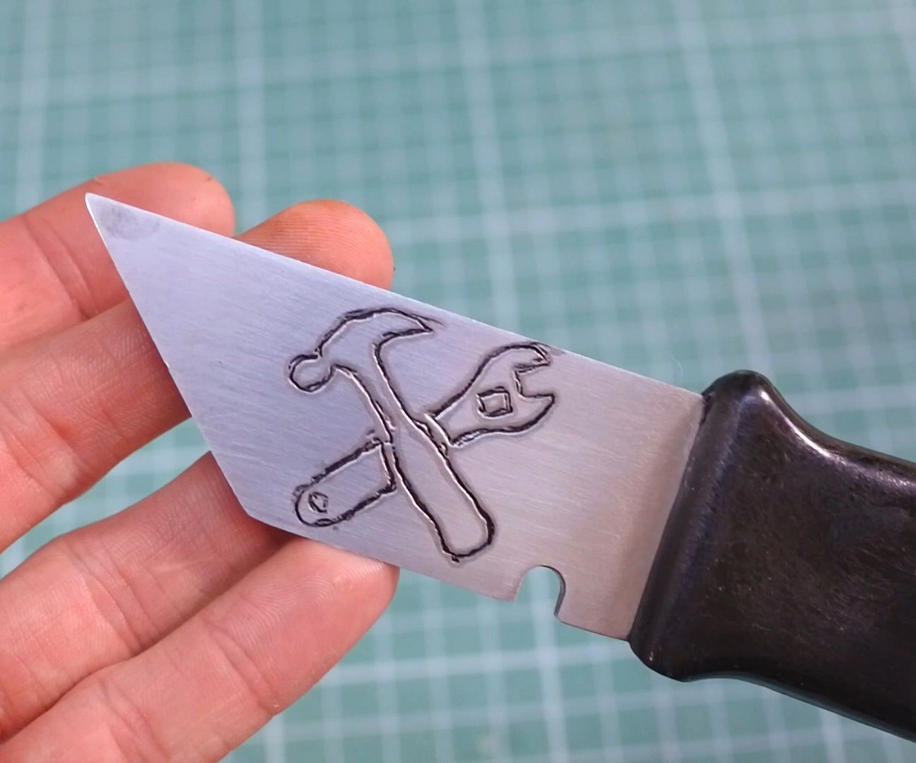 How to Etch a Picture on a Knife
