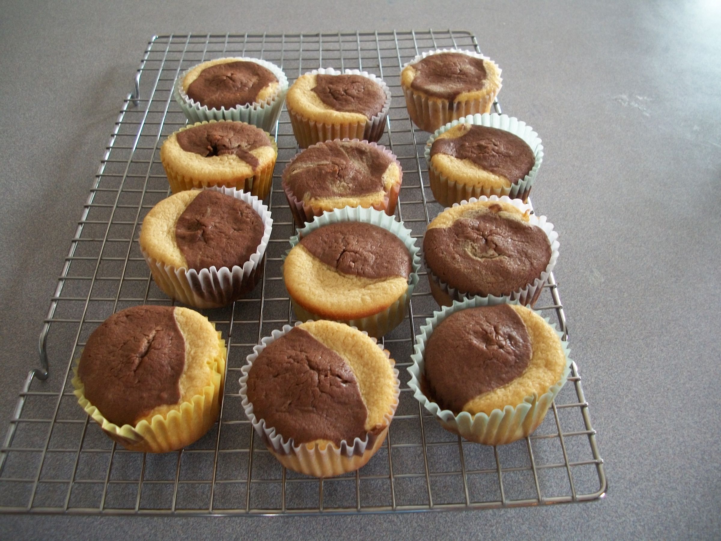 Chocolate Pudding Filled Marbled Party Cupcakes 3 Steps (with