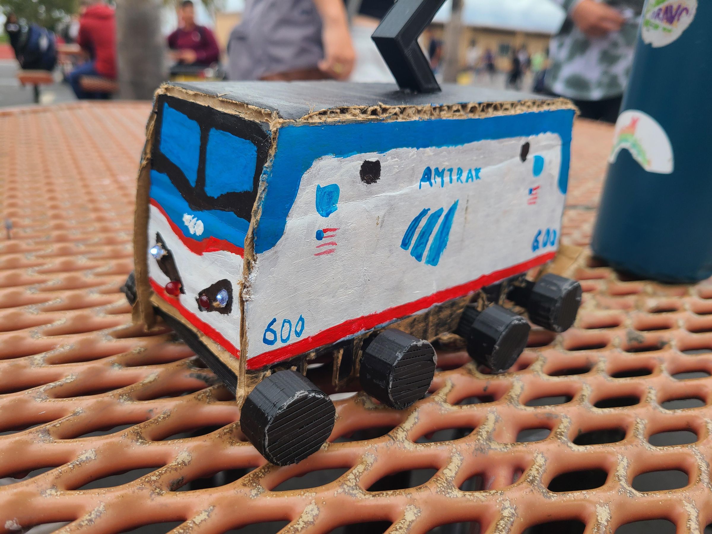 3D Cardboard Amtrak ACS-64 : 7 Steps - Instructables