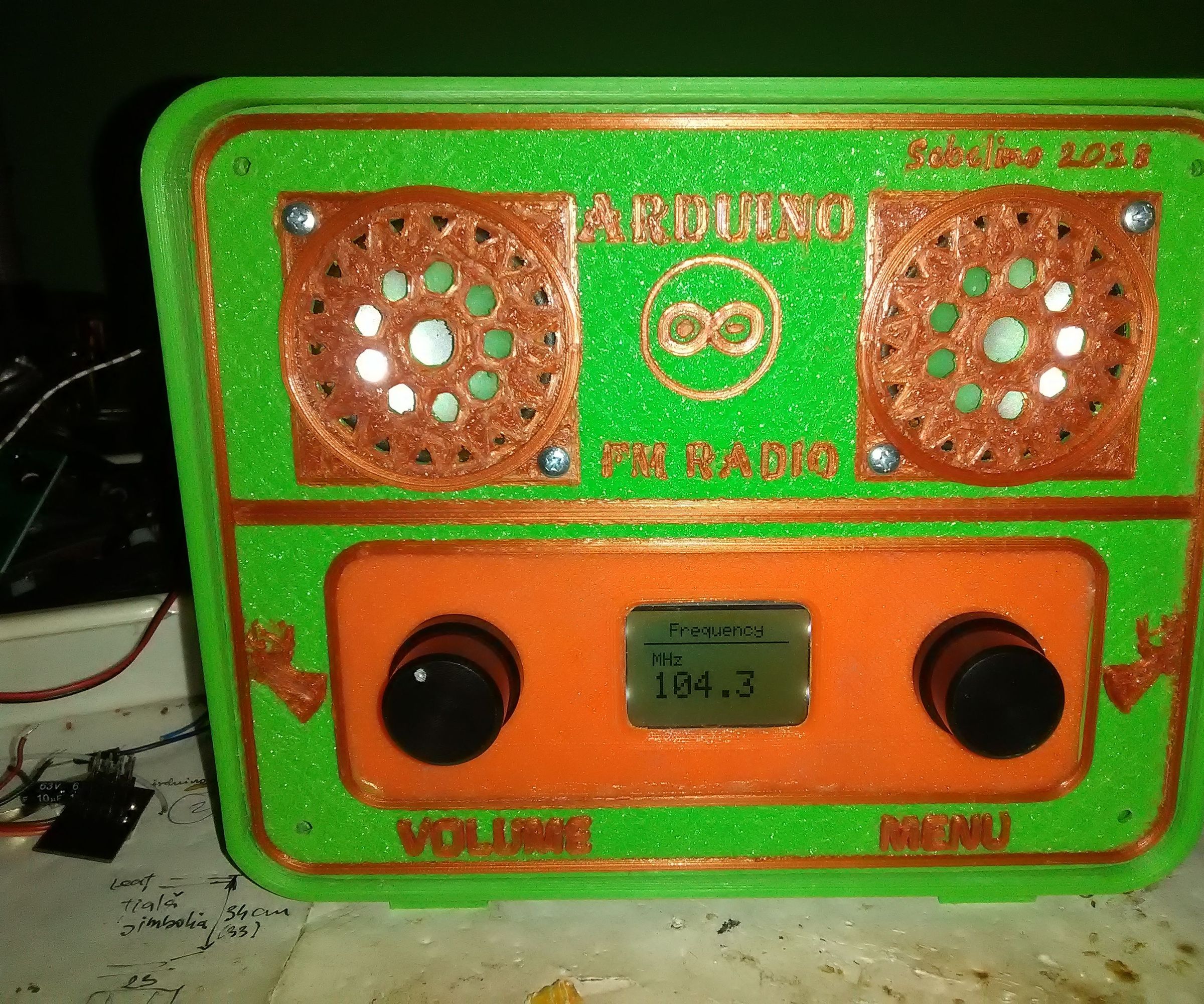 ARDUINO FM RADIO AND WI-FI THERMOMETER