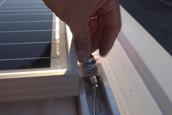 Montage et panneaux solaires