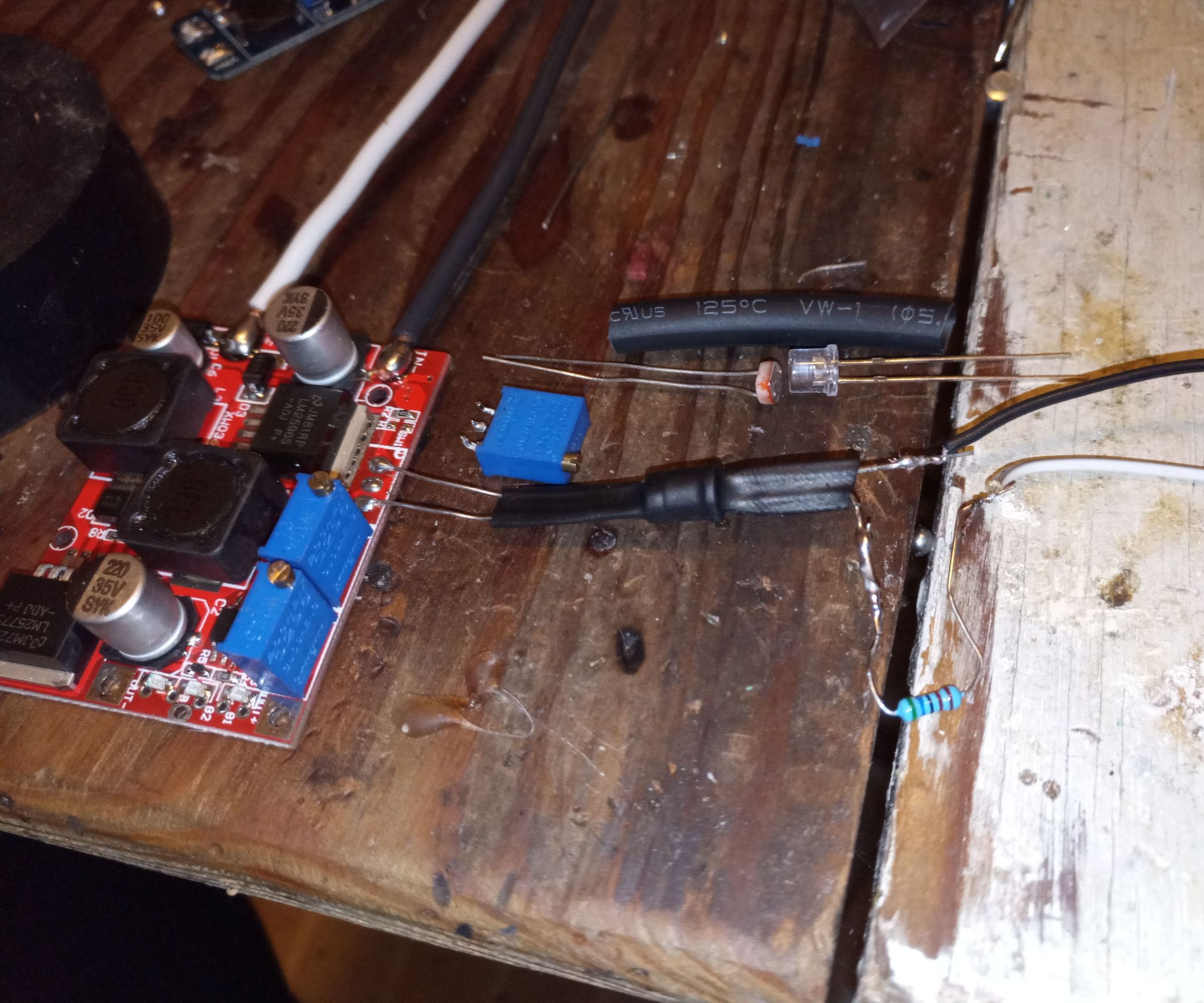 DCDC Converter Output Voltage Controlled by PWM